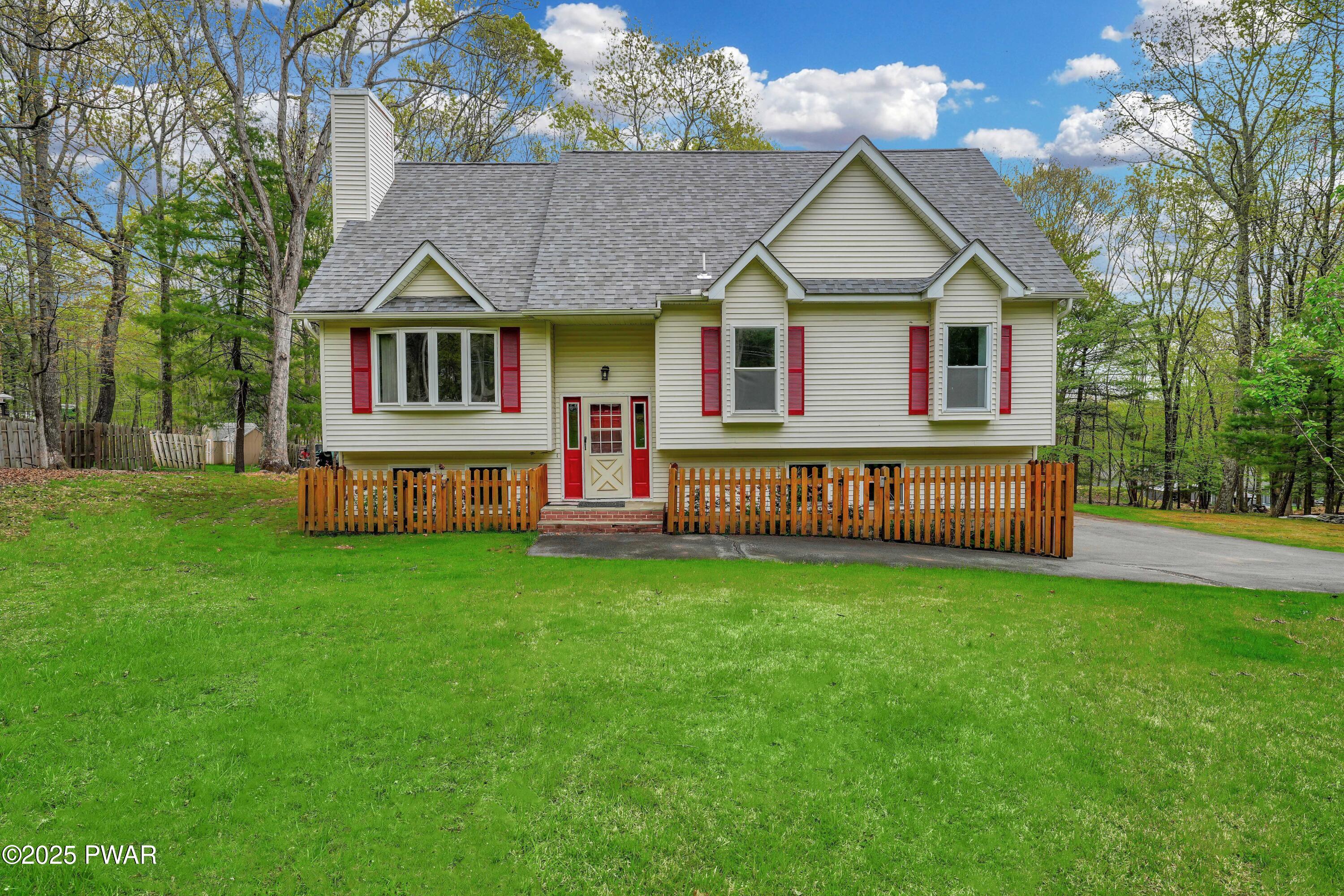106 Cornelia Lane, Milford, Pennsylvania image 1