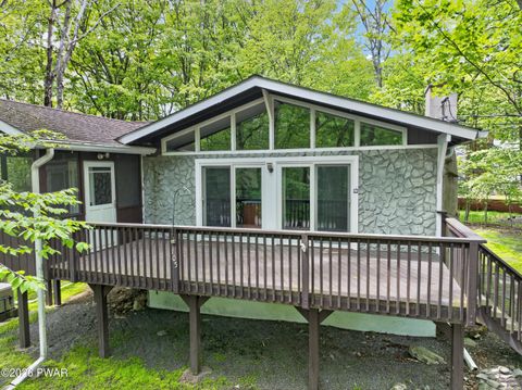 Homes For Sale - 105 Stafford Court<br/> Milford, PA 18337