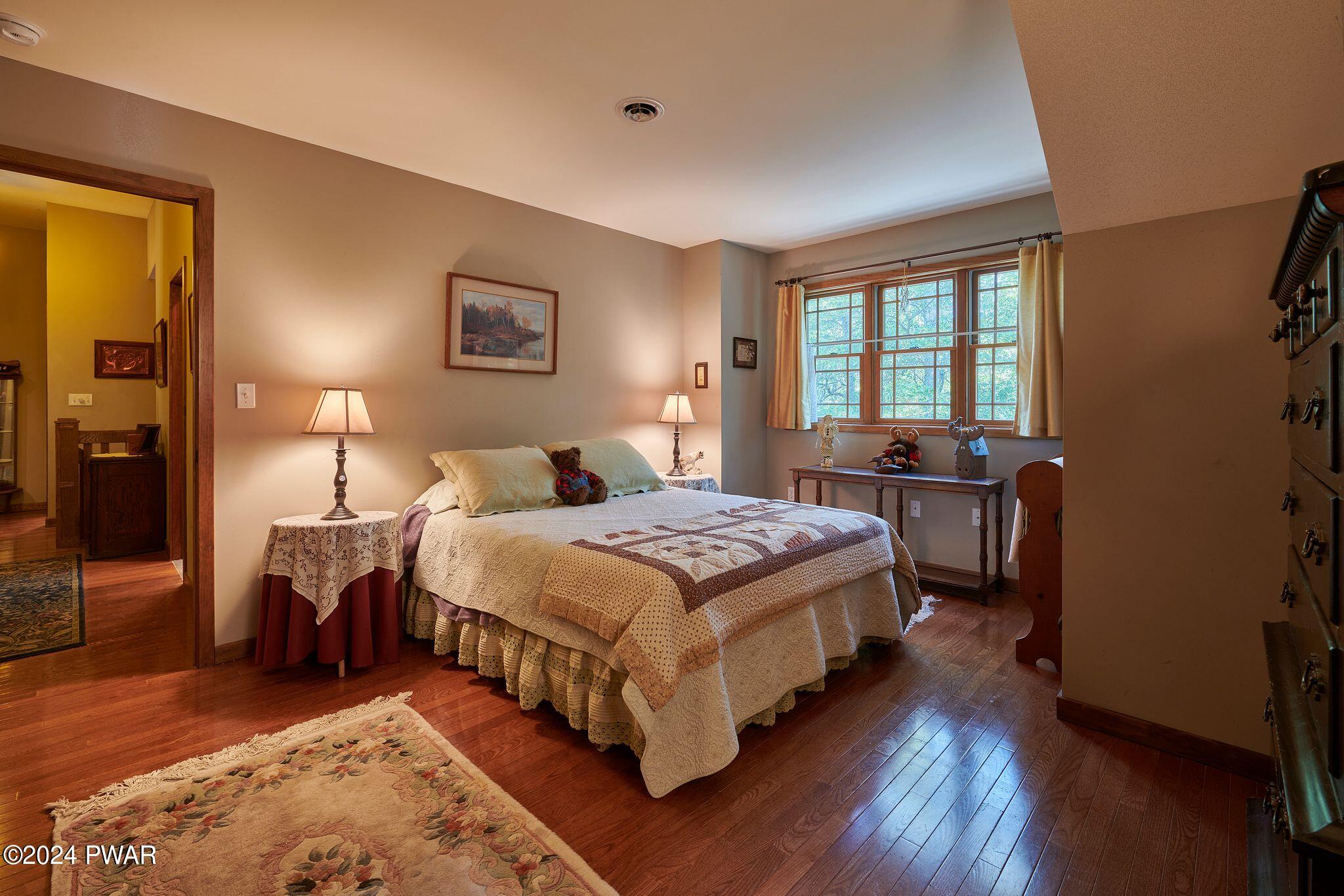 Hawley, Pennsylvania 18428, United States, 5 Bedrooms Bedrooms, ,3 BathroomsBathrooms,Residential,Pending,63404