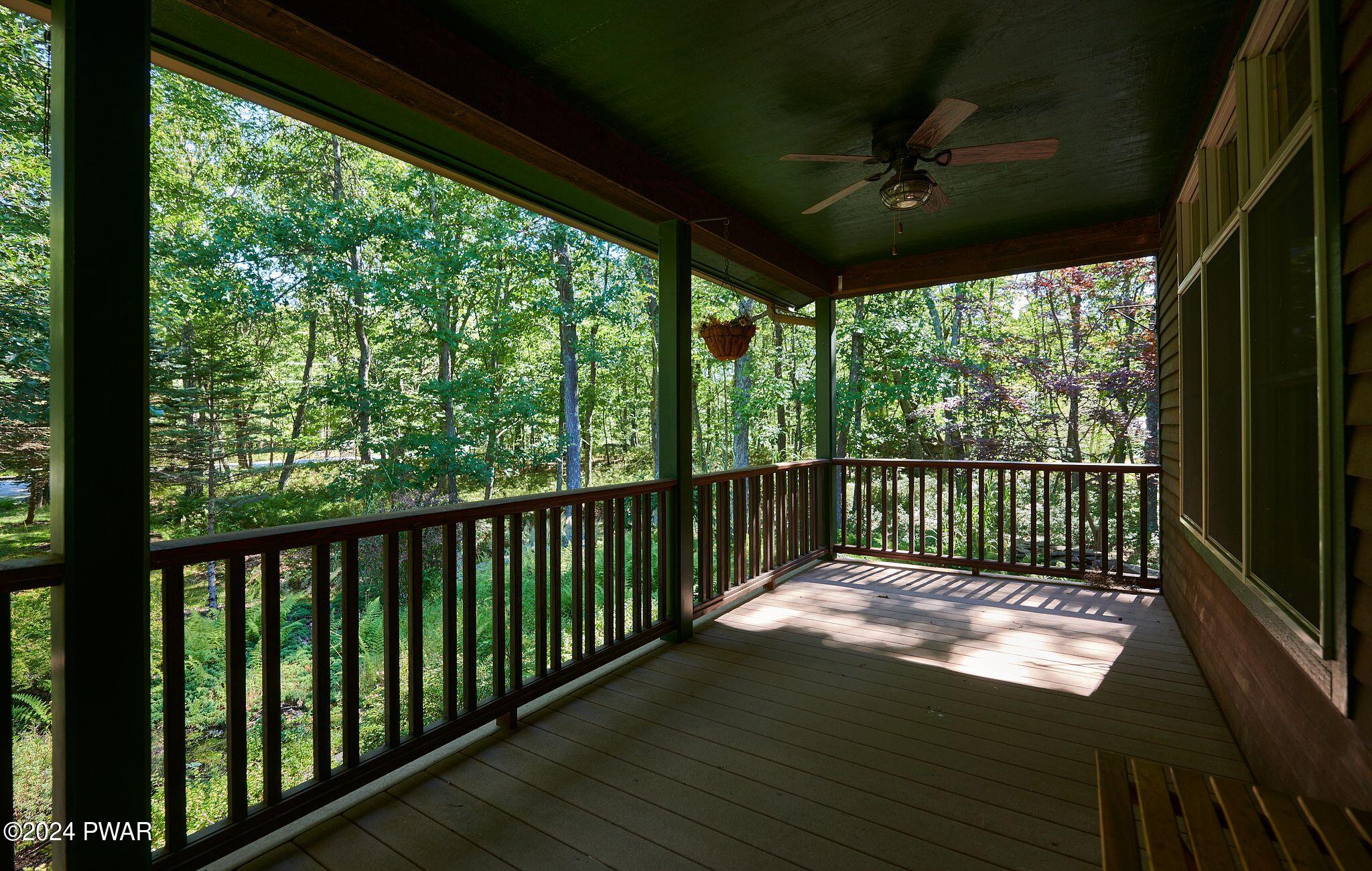 Hawley, Pennsylvania 18428, United States, 5 Bedrooms Bedrooms, ,3 BathroomsBathrooms,Residential,Pending,63404