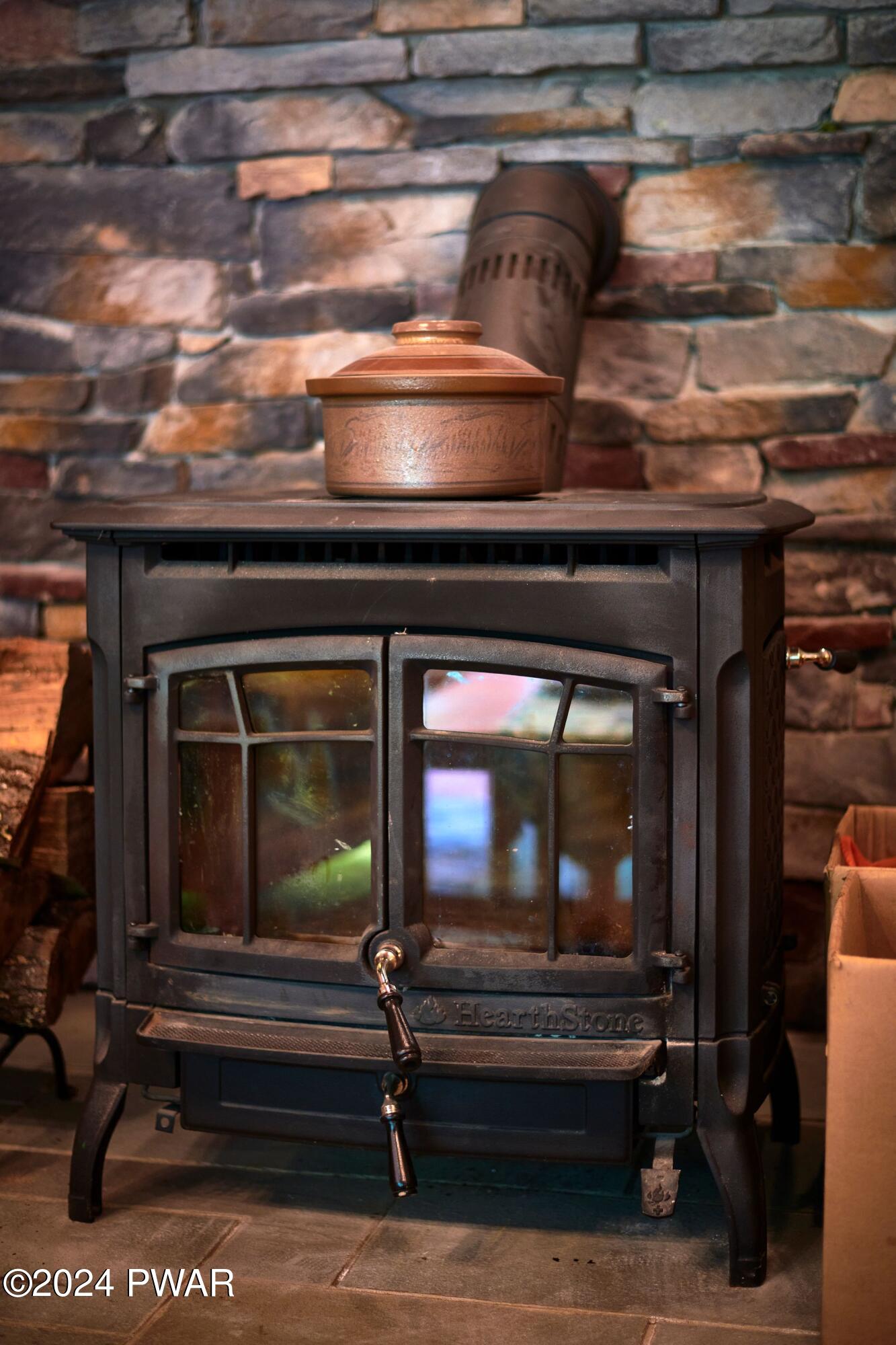 Hawley, Pennsylvania 18428, United States, 5 Bedrooms Bedrooms, ,3 BathroomsBathrooms,Residential,Pending,63404