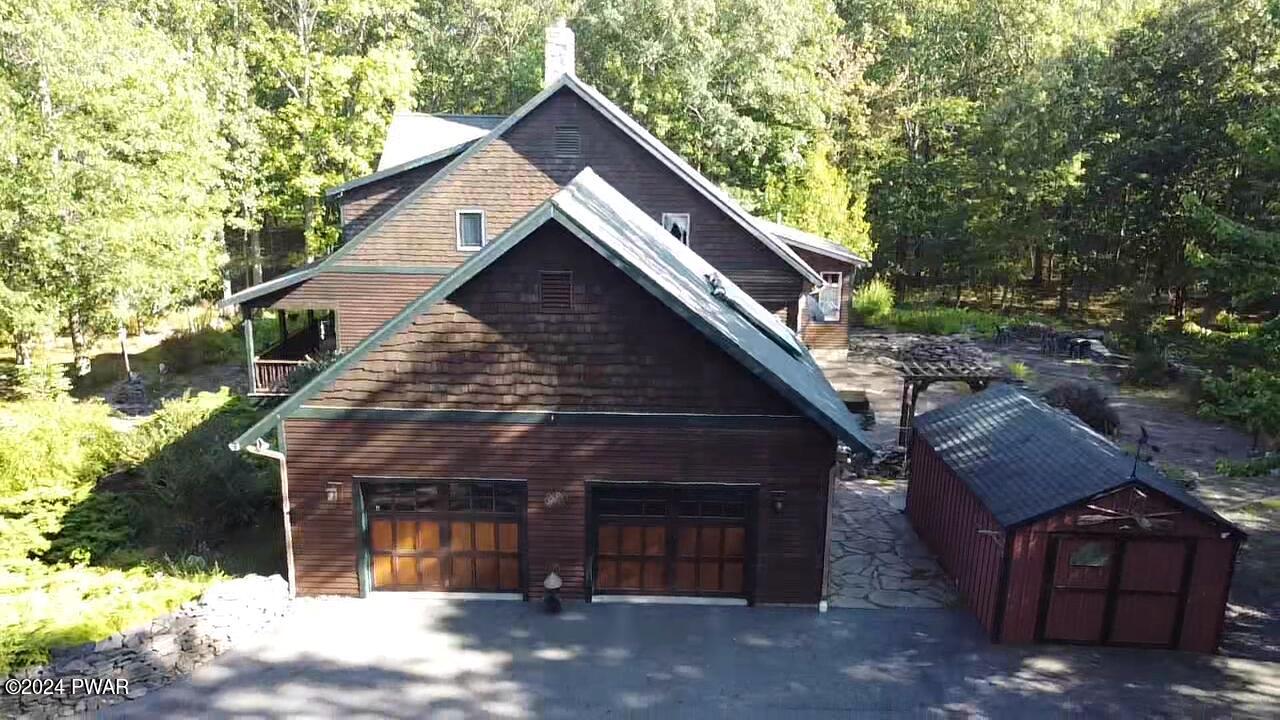 Hawley, Pennsylvania 18428, United States, 5 Bedrooms Bedrooms, ,3 BathroomsBathrooms,Residential,Pending,63404