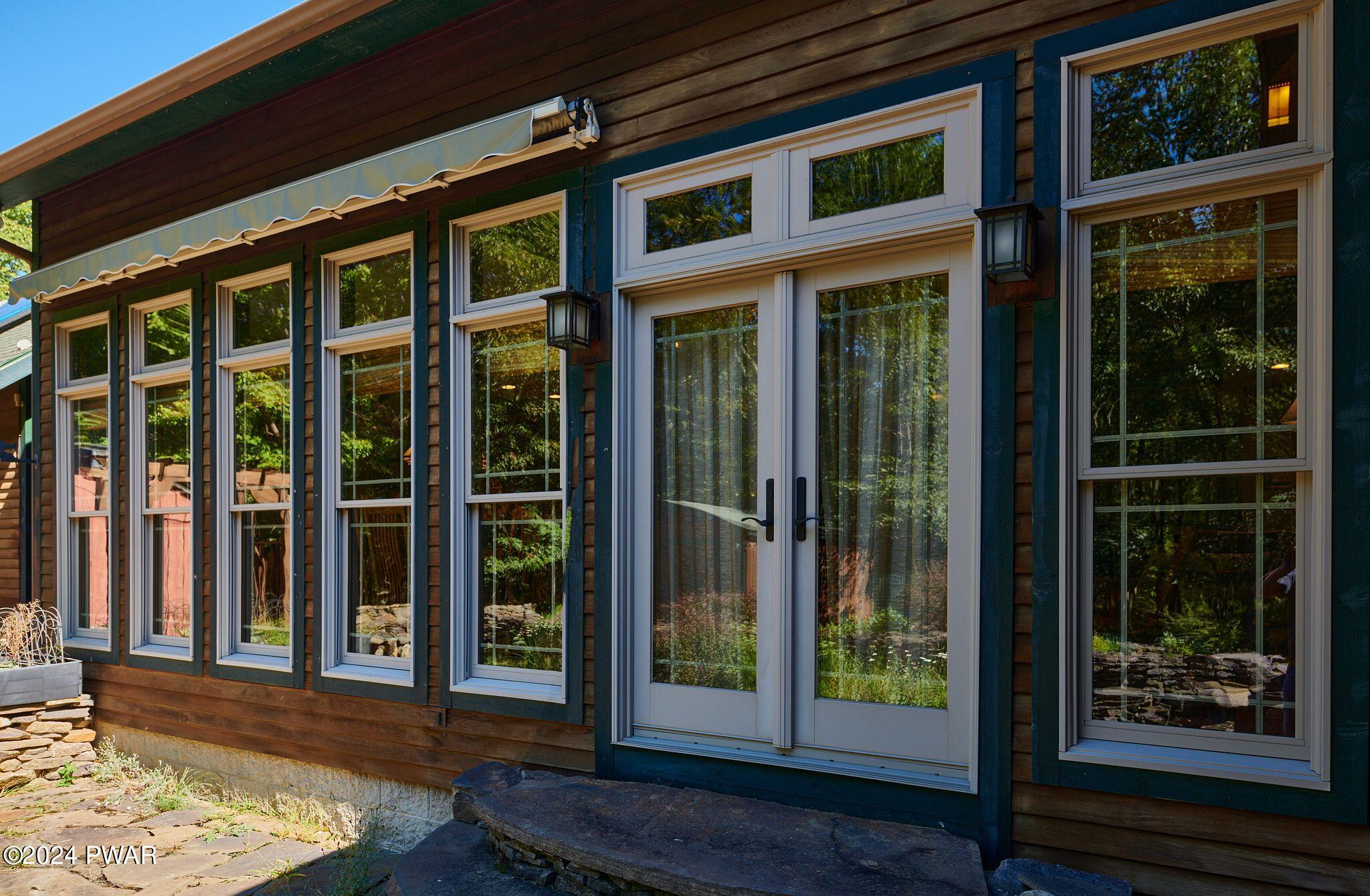 Hawley, Pennsylvania 18428, United States, 5 Bedrooms Bedrooms, ,3 BathroomsBathrooms,Residential,Pending,63404