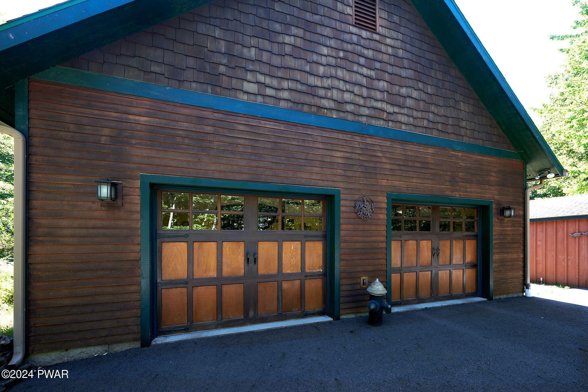 Hawley, Pennsylvania 18428, United States, 5 Bedrooms Bedrooms, ,3 BathroomsBathrooms,Residential,Pending,63404