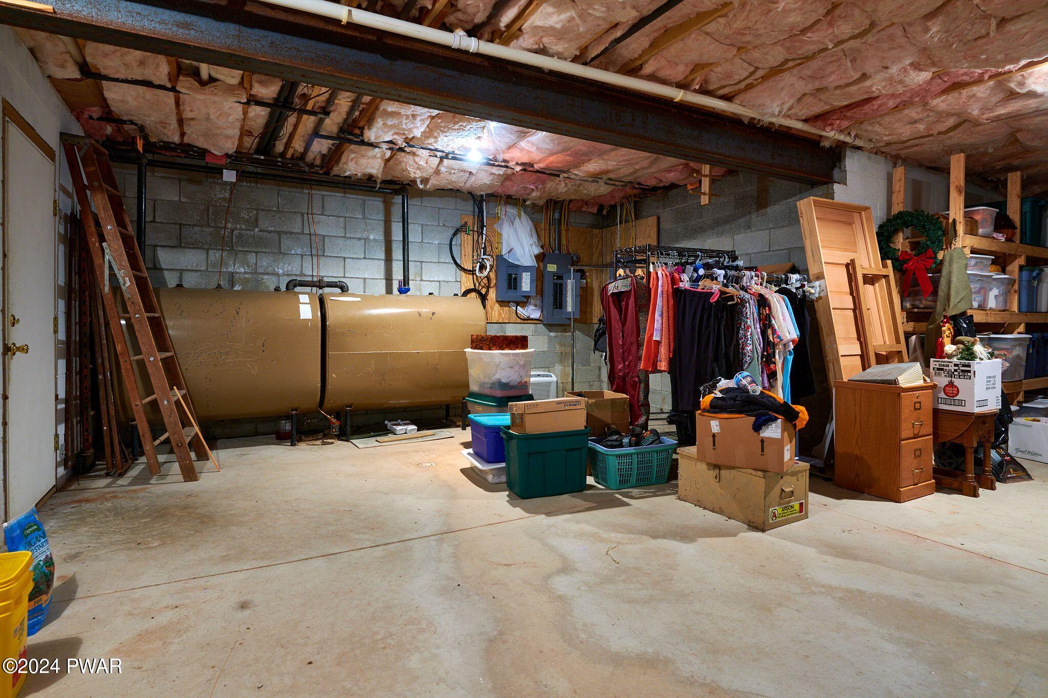 Hawley, Pennsylvania 18428, United States, 5 Bedrooms Bedrooms, ,3 BathroomsBathrooms,Residential,Pending,63404