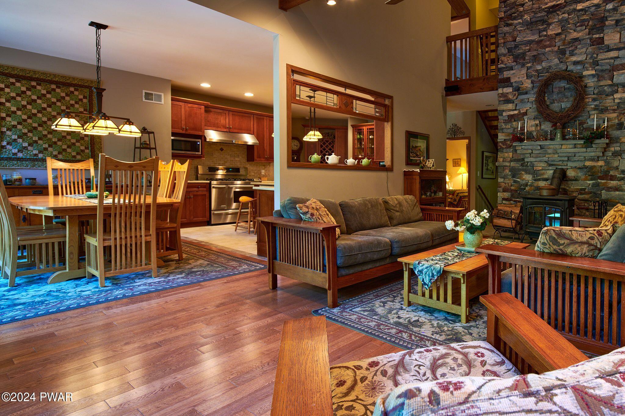 Hawley, Pennsylvania 18428, United States, 5 Bedrooms Bedrooms, ,3 BathroomsBathrooms,Residential,Pending,63404