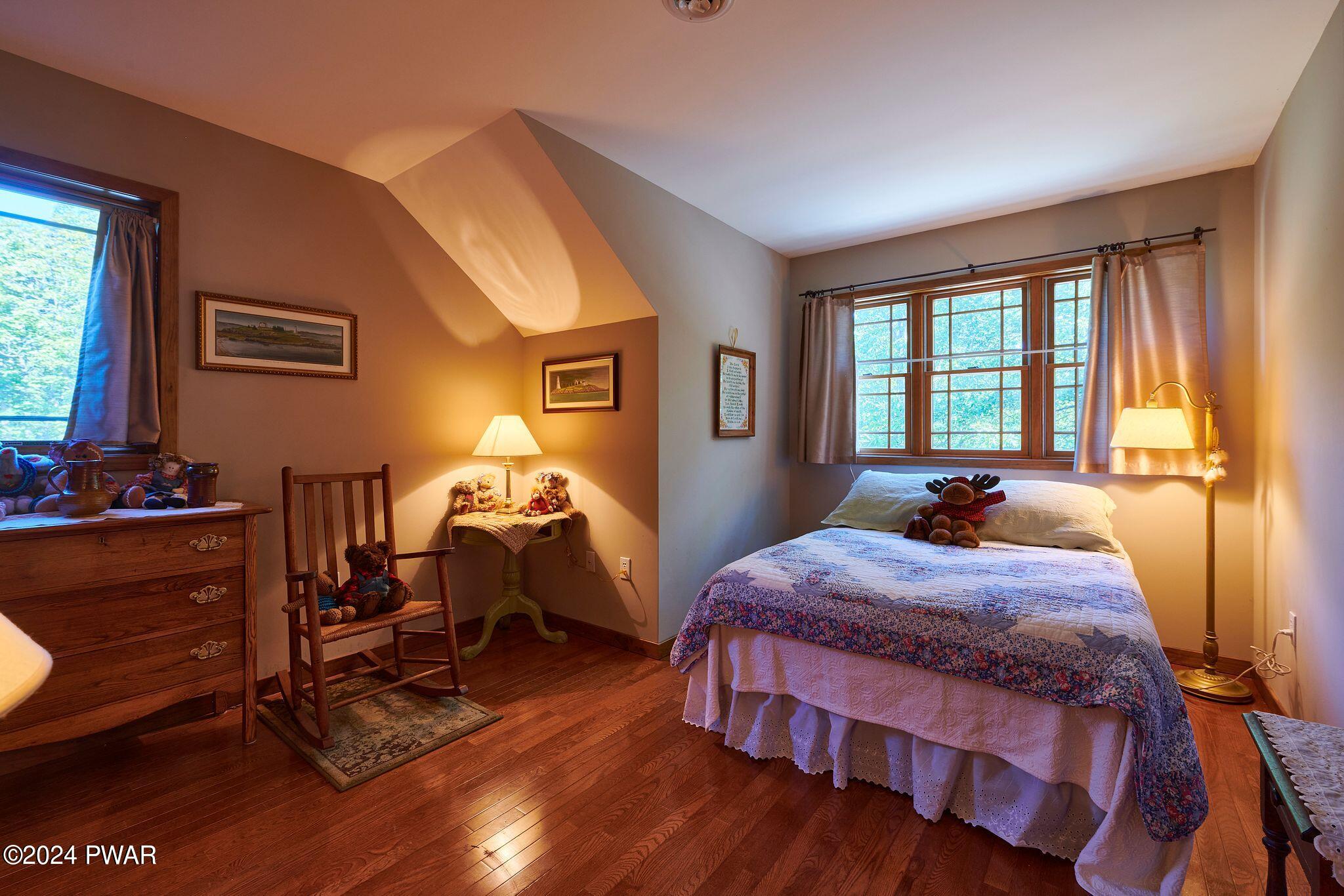 Hawley, Pennsylvania 18428, United States, 5 Bedrooms Bedrooms, ,3 BathroomsBathrooms,Residential,Pending,63404