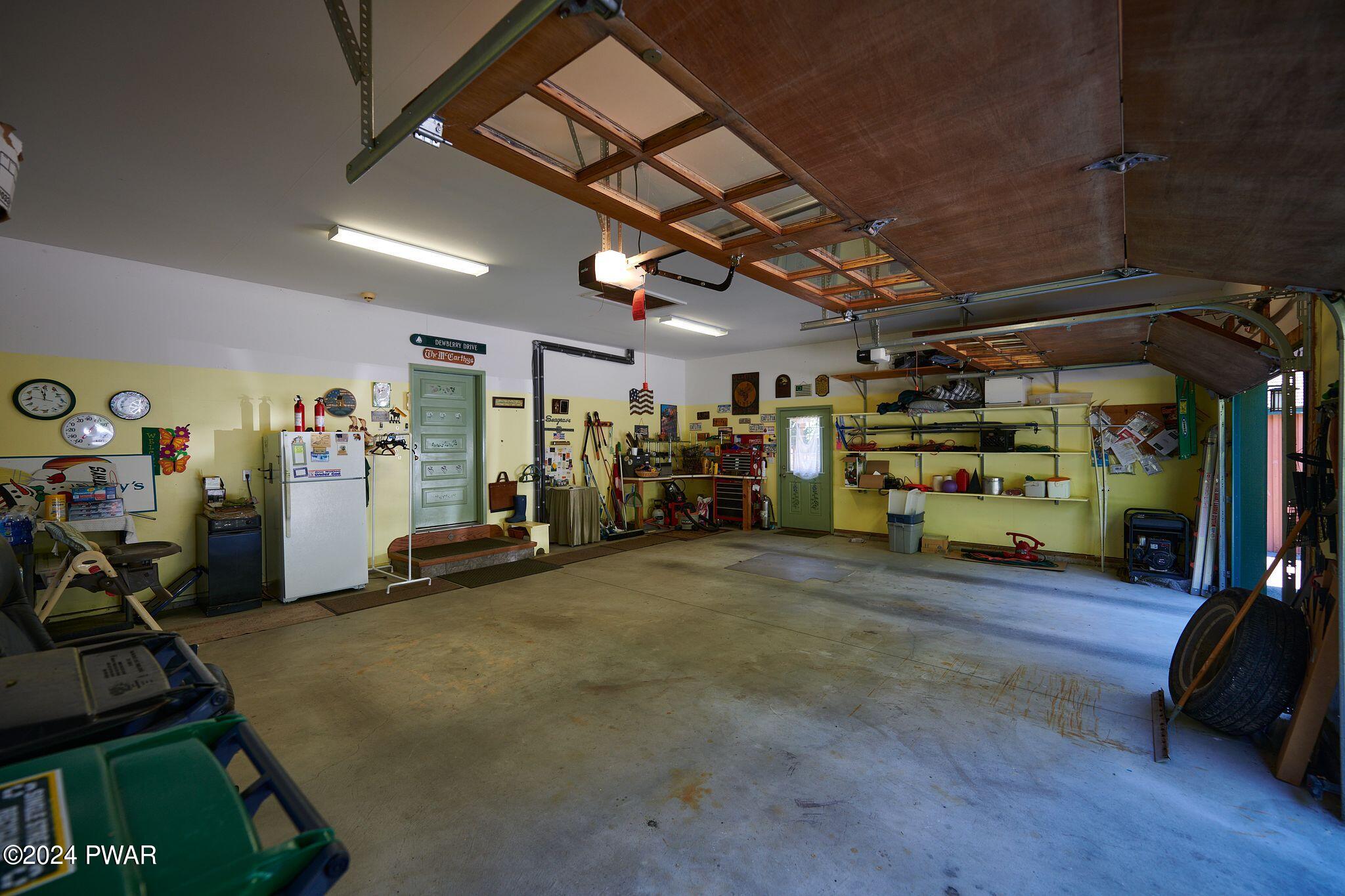 Hawley, Pennsylvania 18428, United States, 5 Bedrooms Bedrooms, ,3 BathroomsBathrooms,Residential,Pending,63404