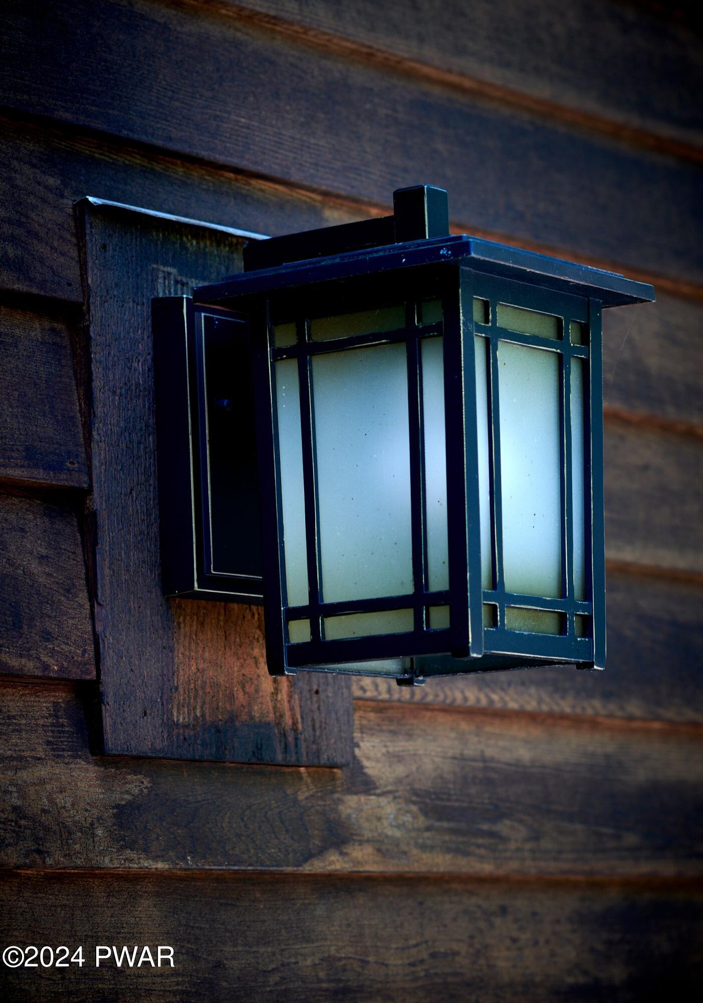 Hawley, Pennsylvania 18428, United States, 5 Bedrooms Bedrooms, ,3 BathroomsBathrooms,Residential,Pending,63404