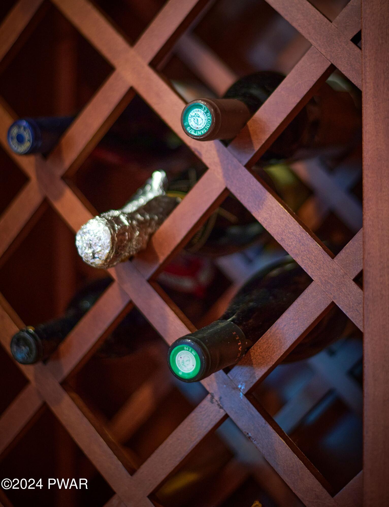 Hawley, Pennsylvania 18428, United States, 5 Bedrooms Bedrooms, ,3 BathroomsBathrooms,Residential,Pending,63404