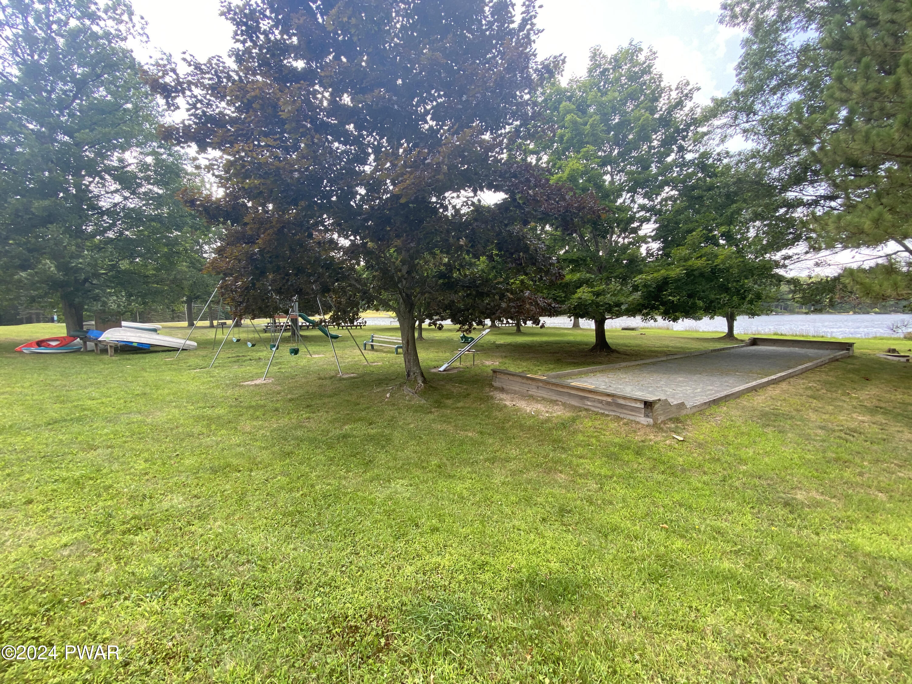 Hawley, Pennsylvania 18428, United States, 5 Bedrooms Bedrooms, ,3 BathroomsBathrooms,Residential,Pending,63404