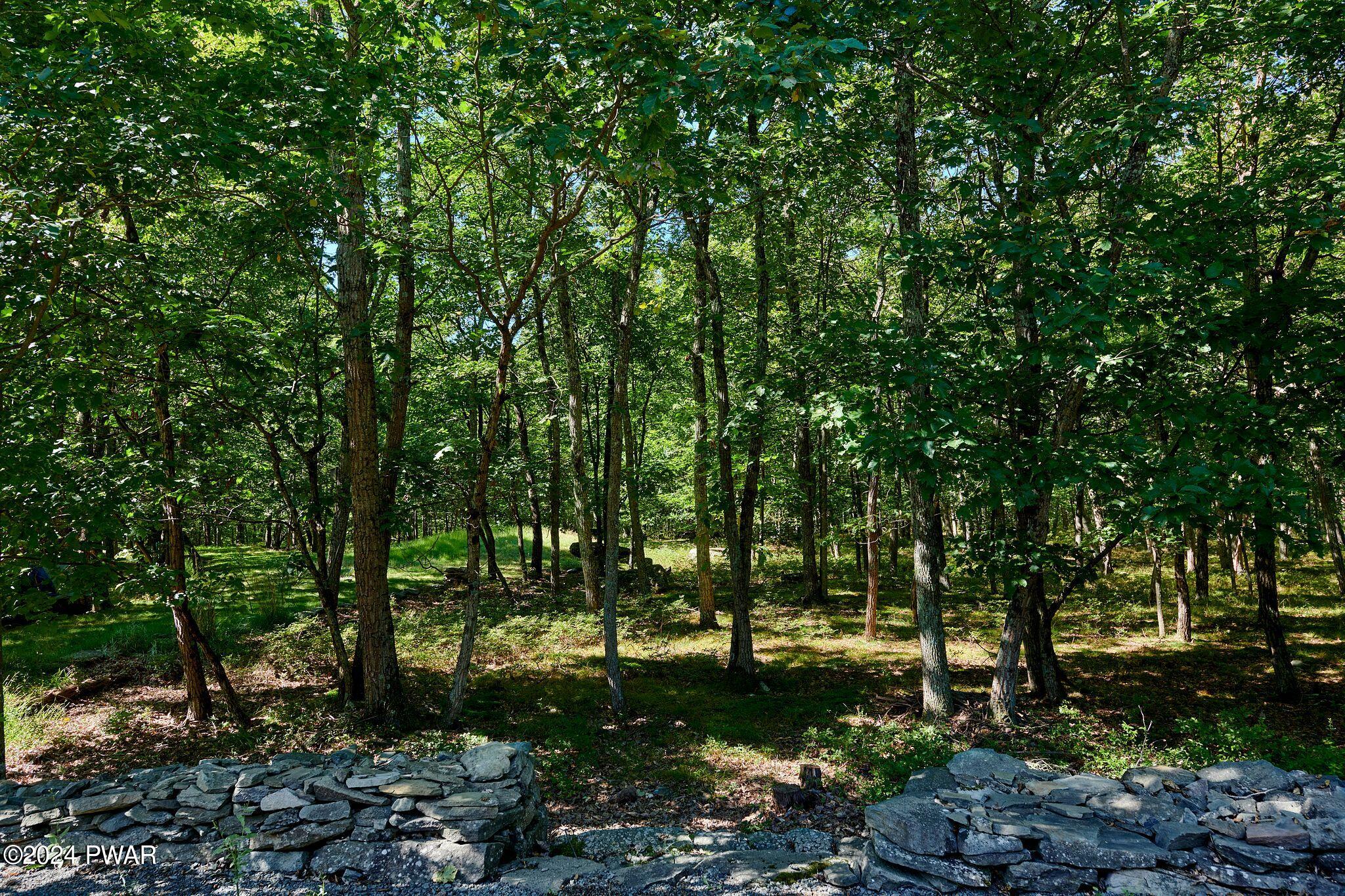 Hawley, Pennsylvania 18428, United States, 5 Bedrooms Bedrooms, ,3 BathroomsBathrooms,Residential,Pending,63404