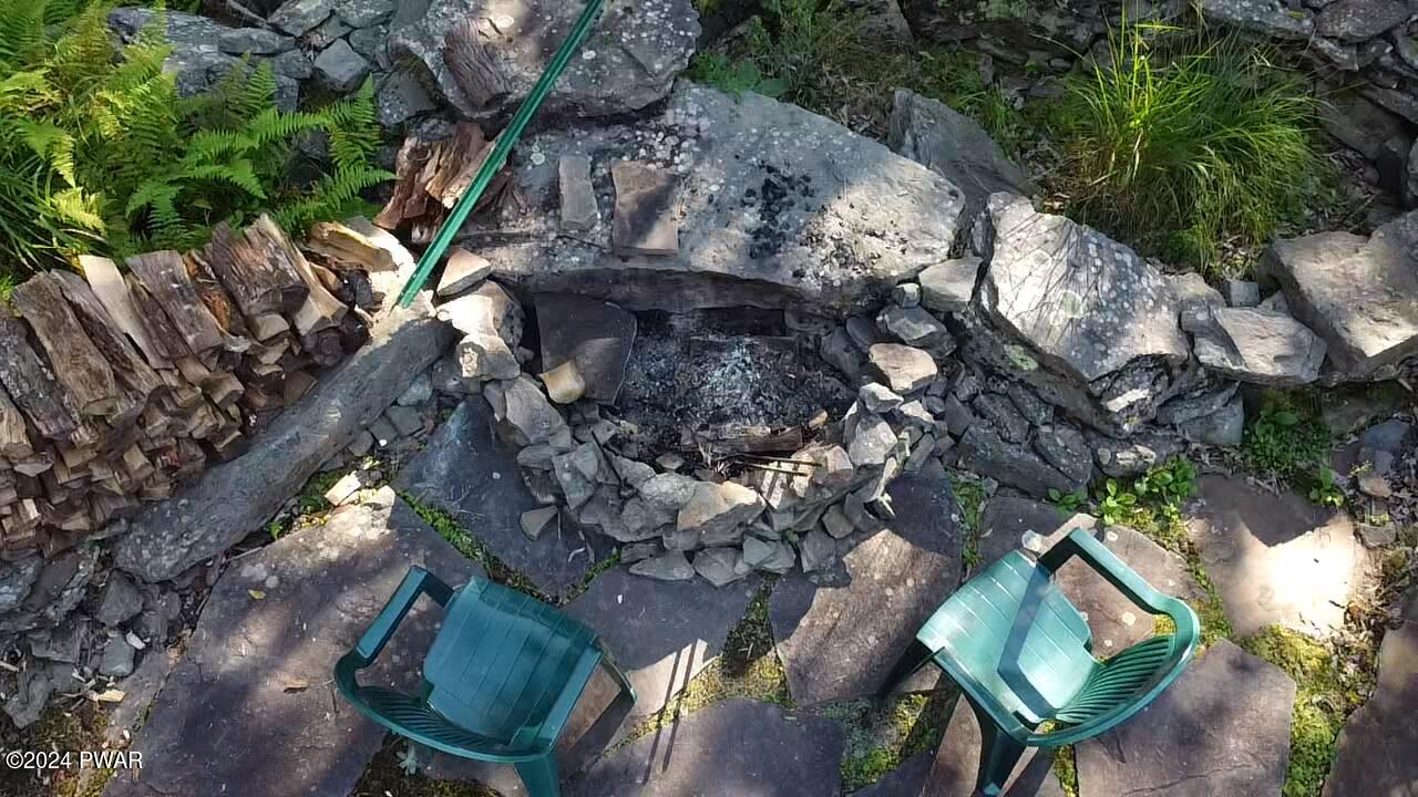 Hawley, Pennsylvania 18428, United States, 5 Bedrooms Bedrooms, ,3 BathroomsBathrooms,Residential,Pending,63404