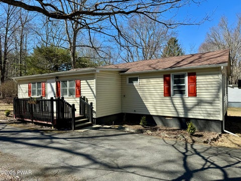 Homes For Sale - 102 Keitha Lane<br/> Monroe County, East Stroudsburg, PA 18302