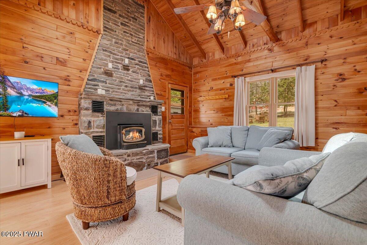 12 E Lakeside Drive, Lakeville, Pennsylvania image 8