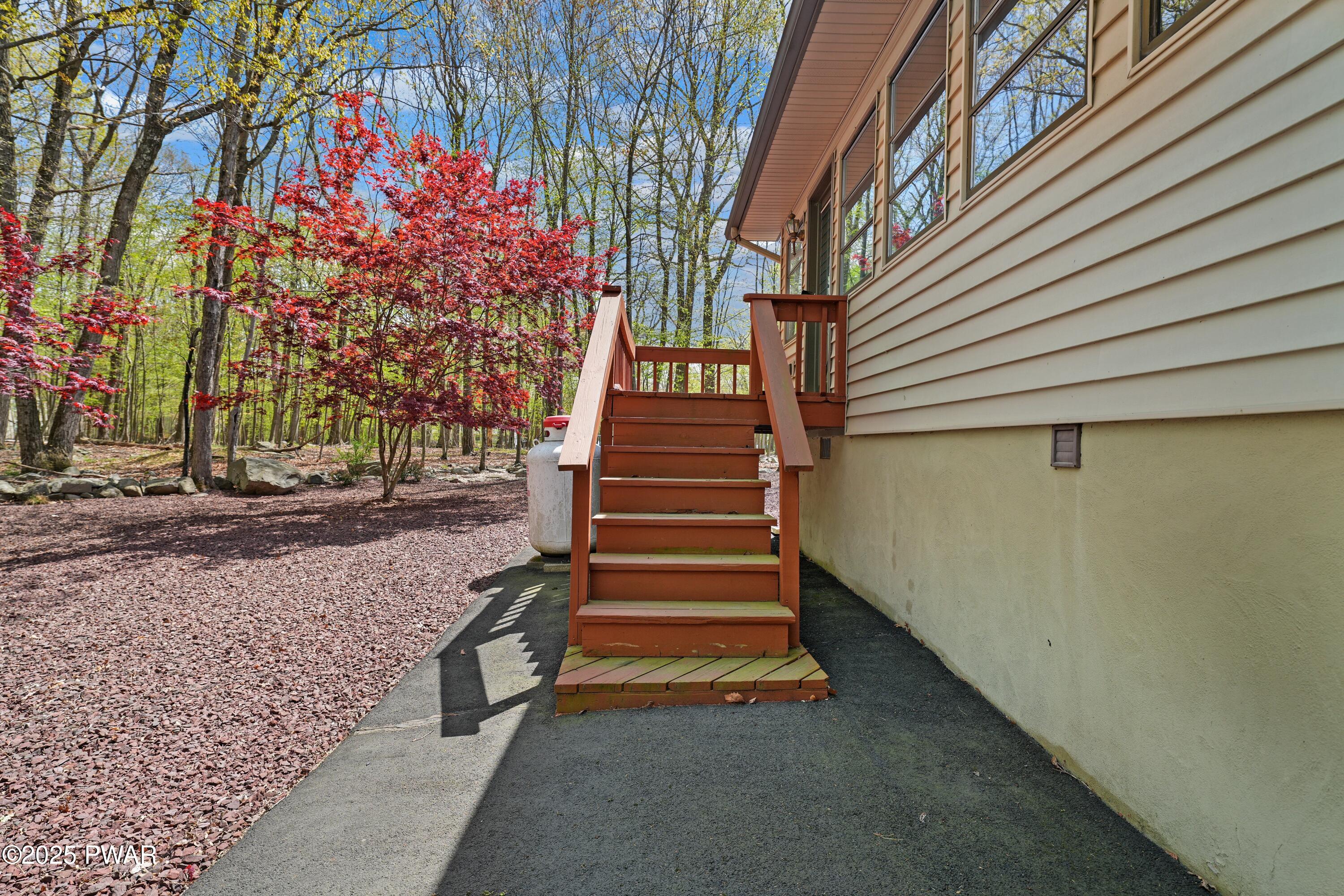 109 Glenbrook Drive, Dingmans Ferry, Pennsylvania image 9