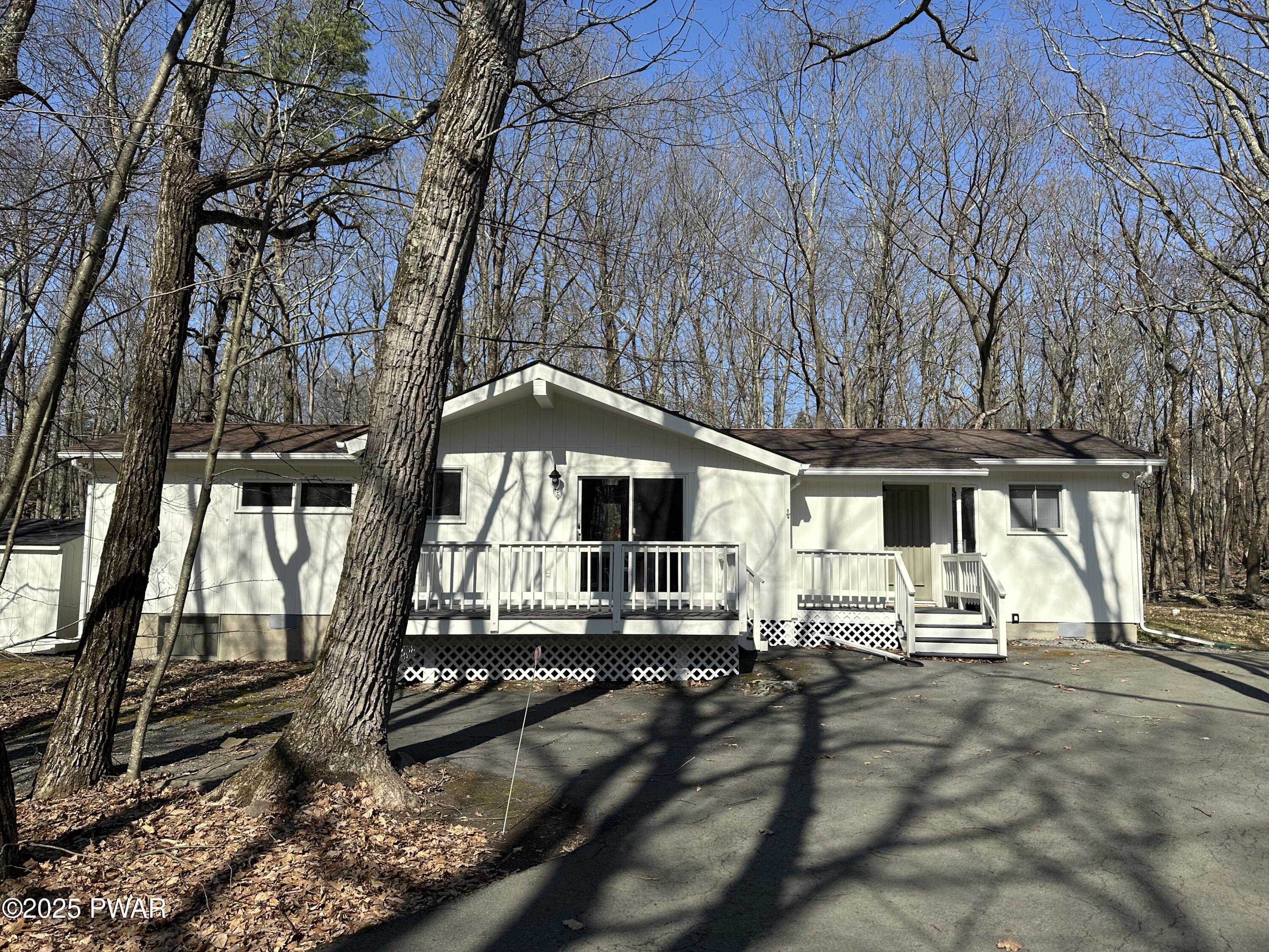 107 Ridgeway Drive, Hawley, Pennsylvania image 1