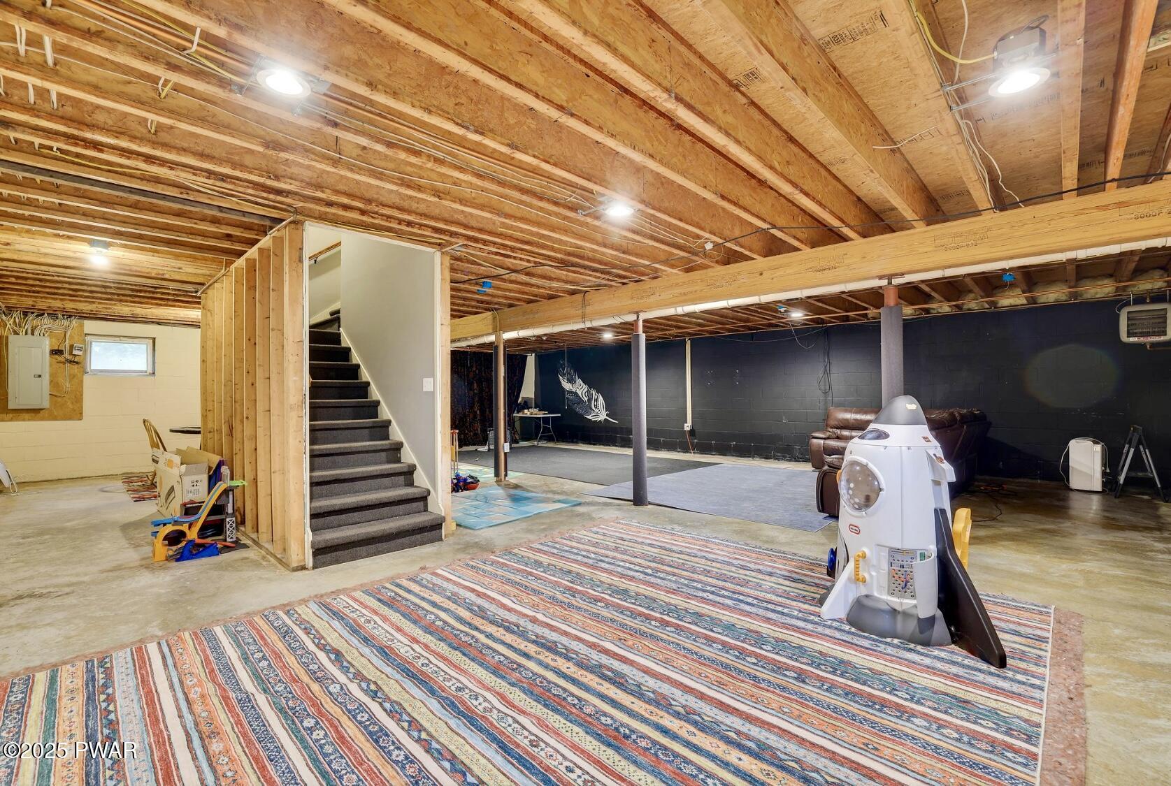 Hawley, Pennsylvania 18428, United States, 5 Bedrooms Bedrooms, ,3 BathroomsBathrooms,Residential,Active,197901