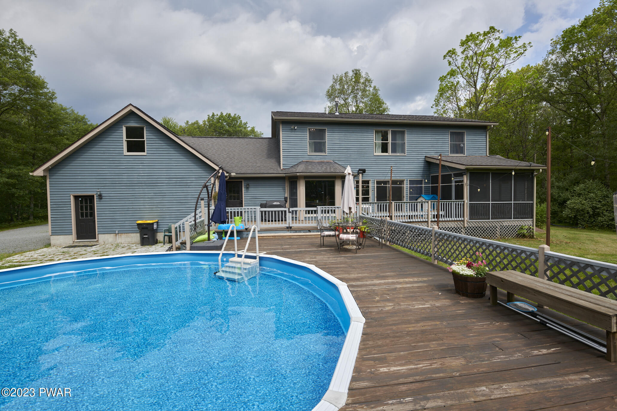 Hawley, Pennsylvania 18428, United States, 5 Bedrooms Bedrooms, ,3 BathroomsBathrooms,Residential,Active,197901