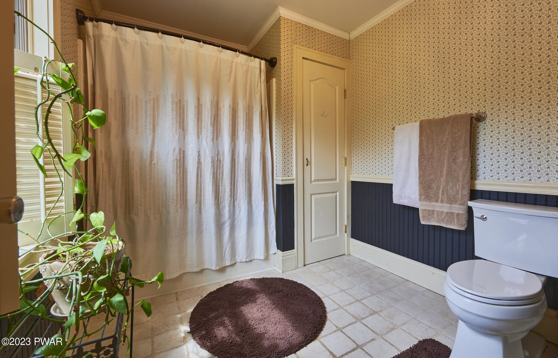 Hawley, Pennsylvania 18428, United States, 5 Bedrooms Bedrooms, ,3 BathroomsBathrooms,Residential,Active,197901