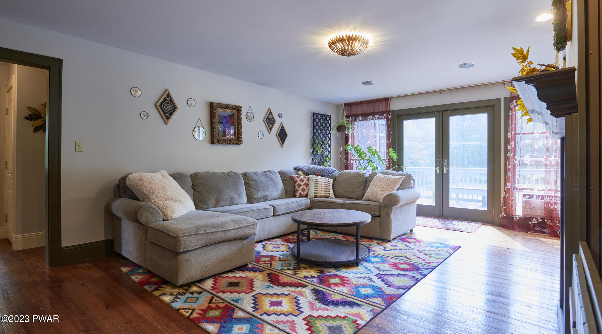 Hawley, Pennsylvania 18428, United States, 5 Bedrooms Bedrooms, ,3 BathroomsBathrooms,Residential,Active,197901