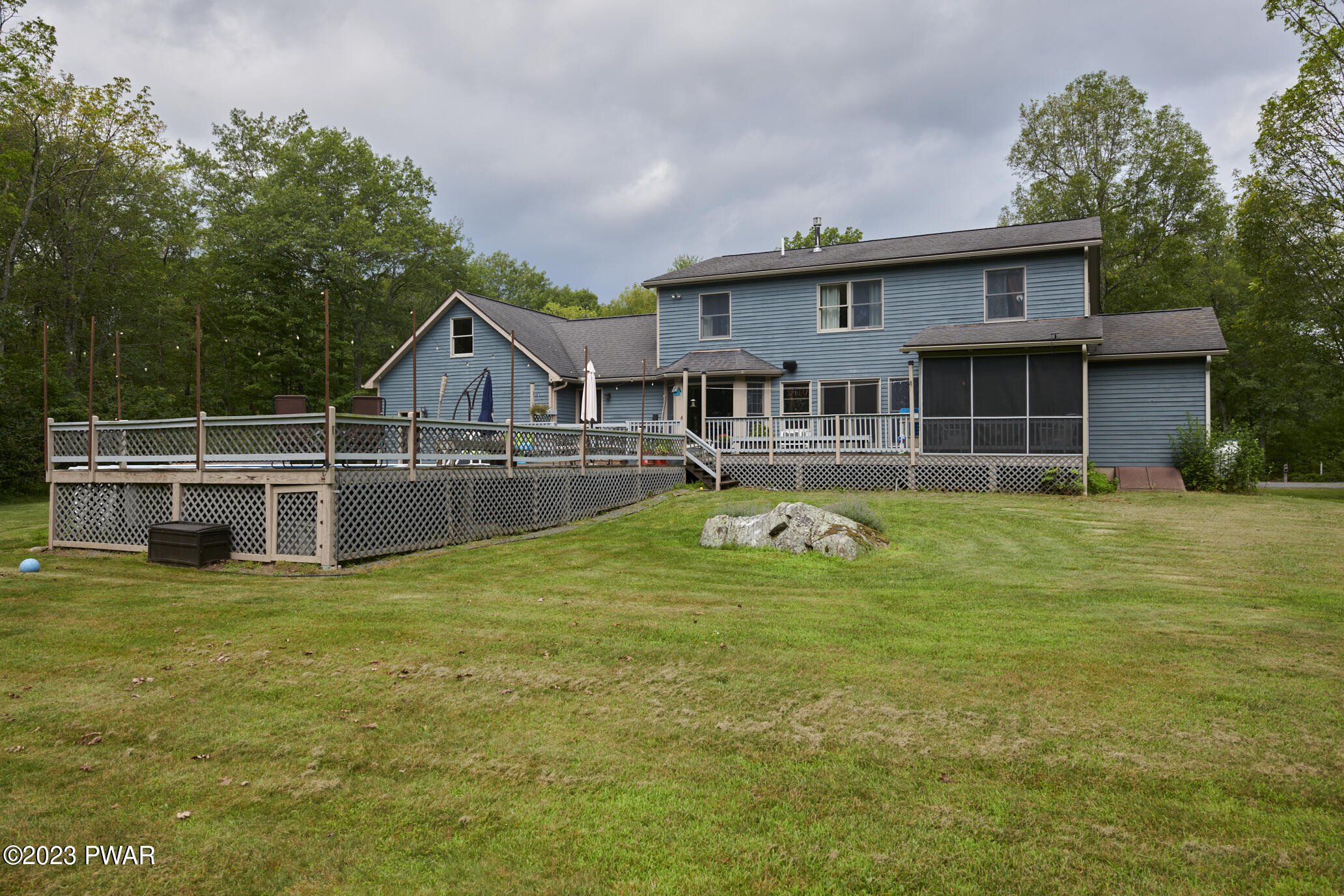 Hawley, Pennsylvania 18428, United States, 5 Bedrooms Bedrooms, ,3 BathroomsBathrooms,Residential,Active,197901