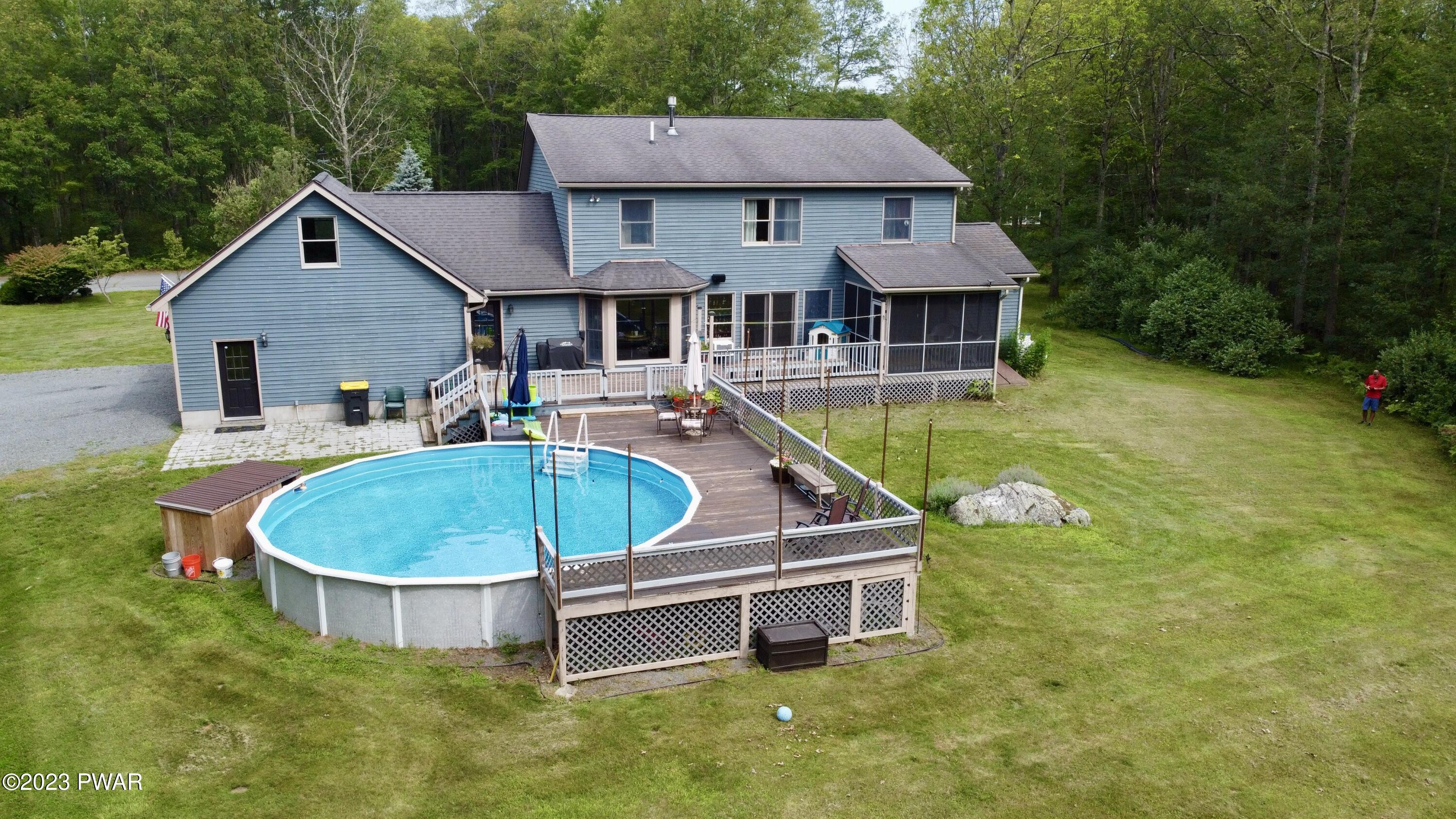 Hawley, Pennsylvania 18428, United States, 5 Bedrooms Bedrooms, ,3 BathroomsBathrooms,Residential,Active,197901