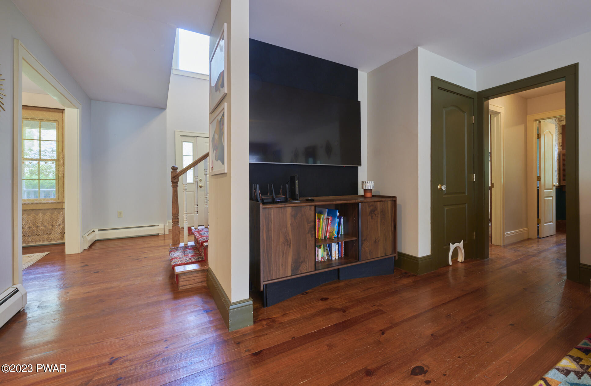 Hawley, Pennsylvania 18428, United States, 5 Bedrooms Bedrooms, ,3 BathroomsBathrooms,Residential,Active,197901