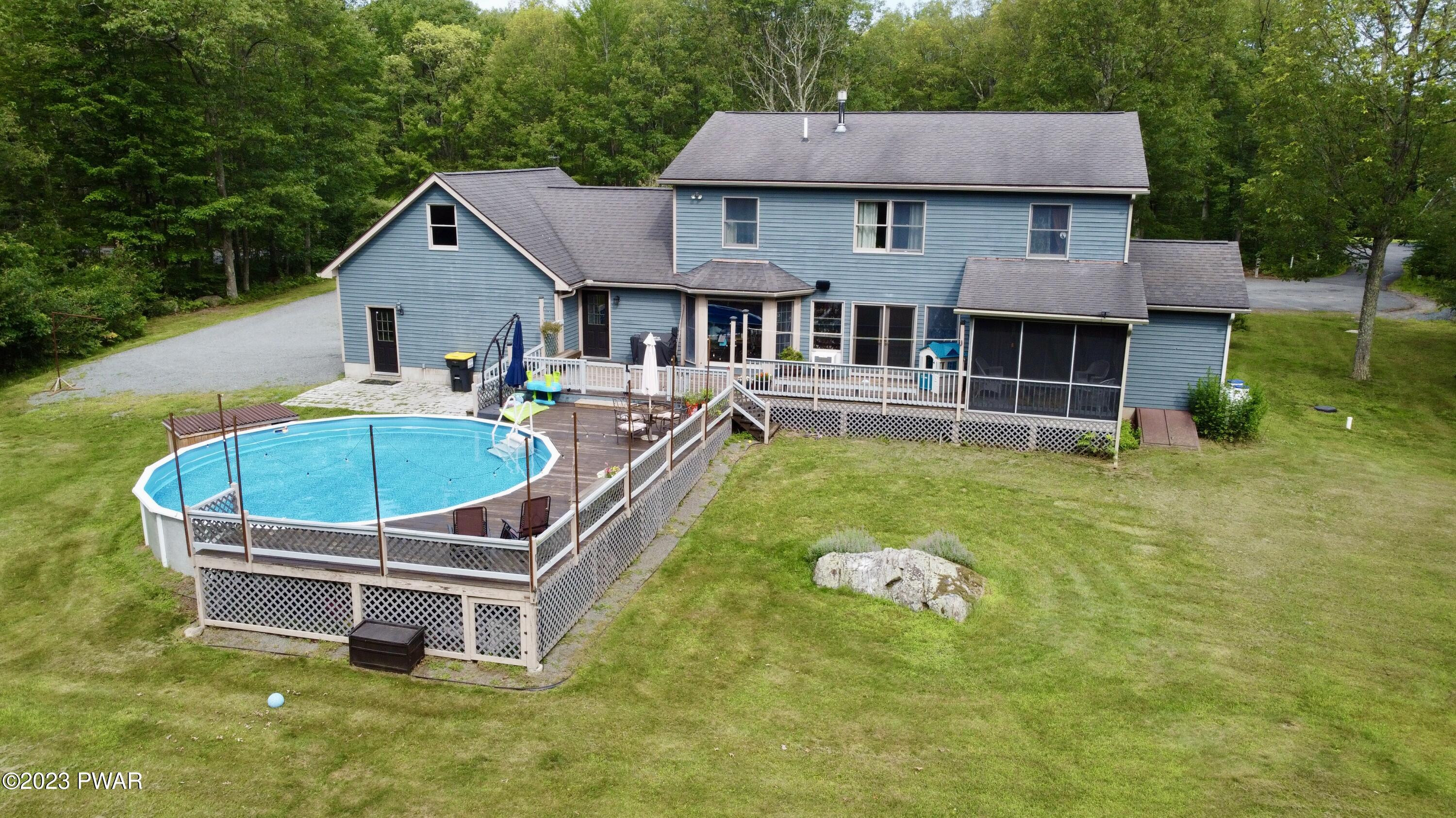 Hawley, Pennsylvania 18428, United States, 5 Bedrooms Bedrooms, ,3 BathroomsBathrooms,Residential,Active,197901