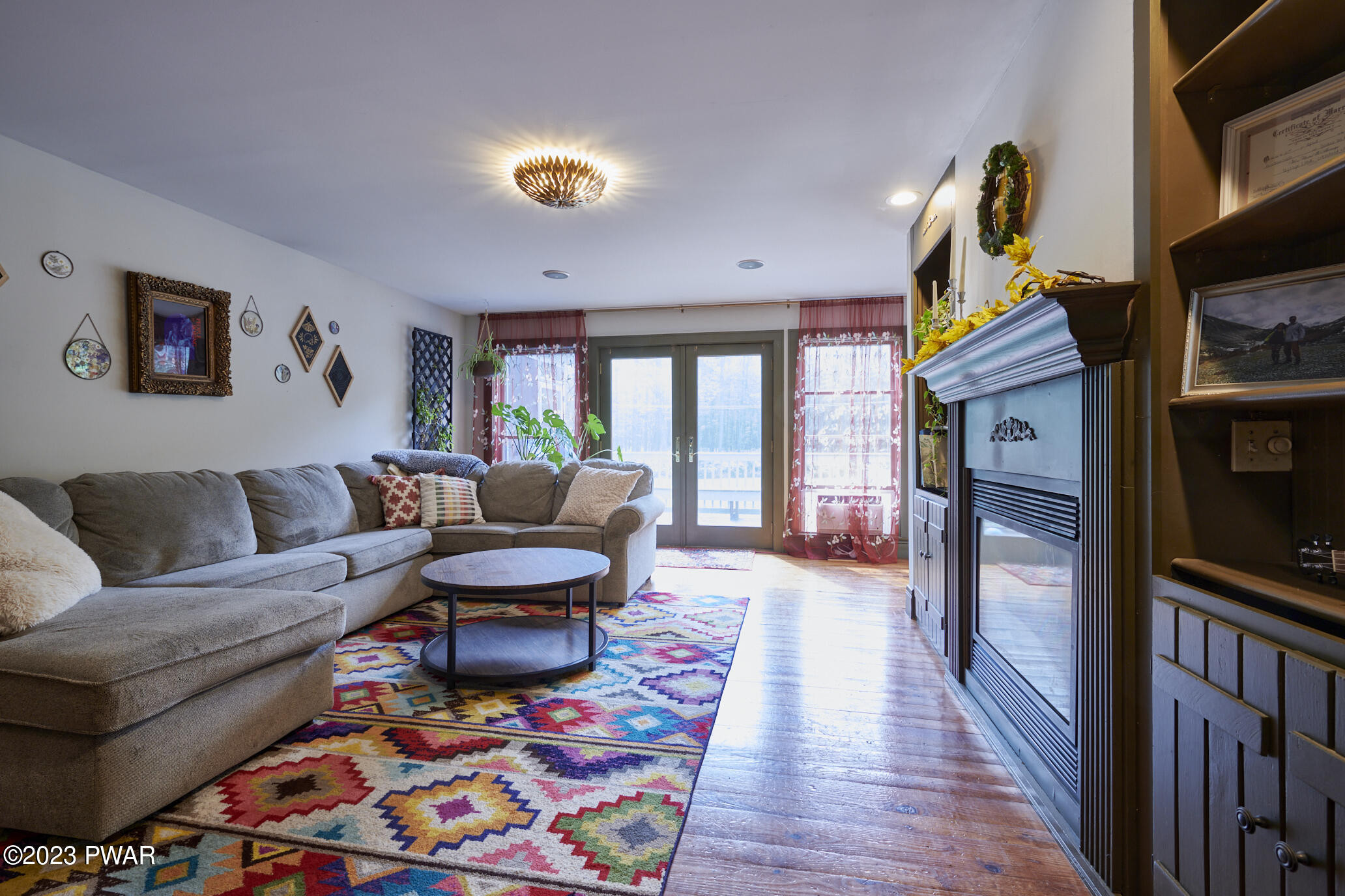 Hawley, Pennsylvania 18428, United States, 5 Bedrooms Bedrooms, ,3 BathroomsBathrooms,Residential,Active,197901