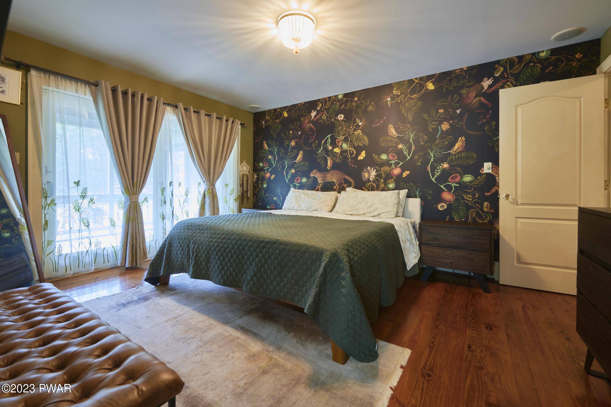 Hawley, Pennsylvania 18428, United States, 5 Bedrooms Bedrooms, ,3 BathroomsBathrooms,Residential,Active,197901