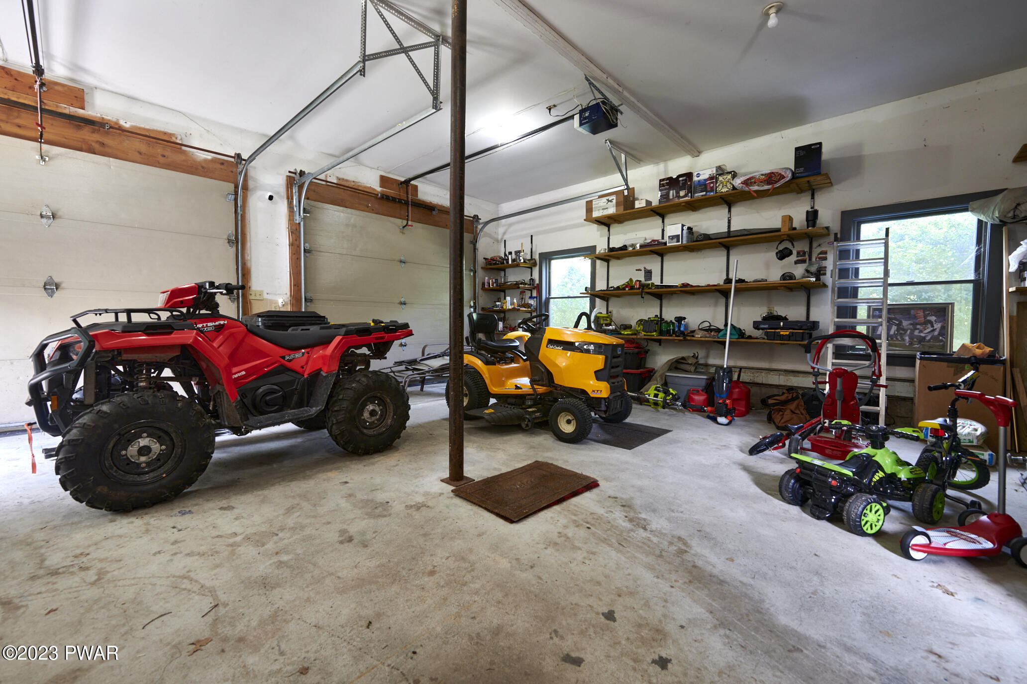 Hawley, Pennsylvania 18428, United States, 5 Bedrooms Bedrooms, ,3 BathroomsBathrooms,Residential,Active,197901