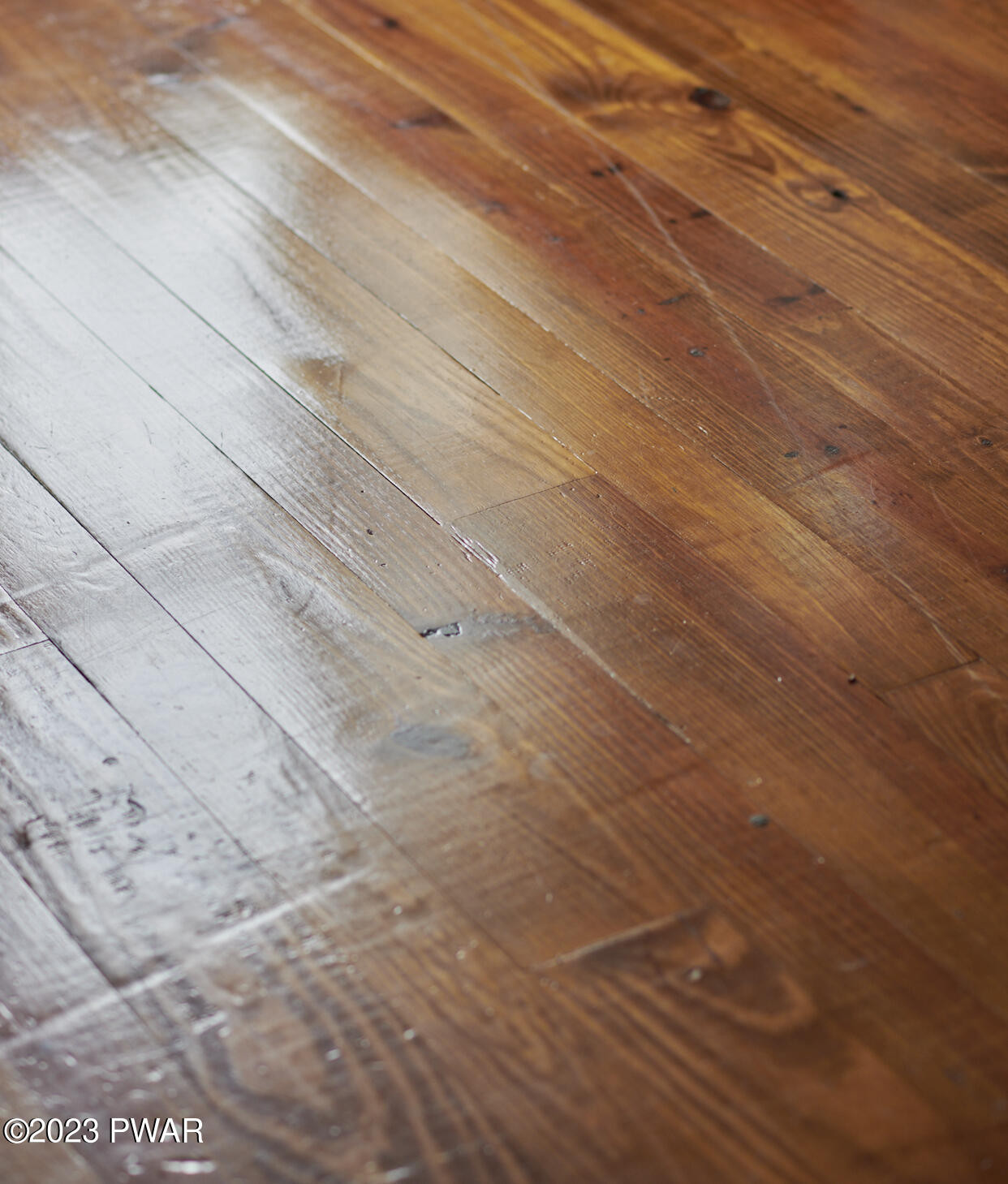 Hawley, Pennsylvania 18428, United States, 5 Bedrooms Bedrooms, ,3 BathroomsBathrooms,Residential,Active,197901