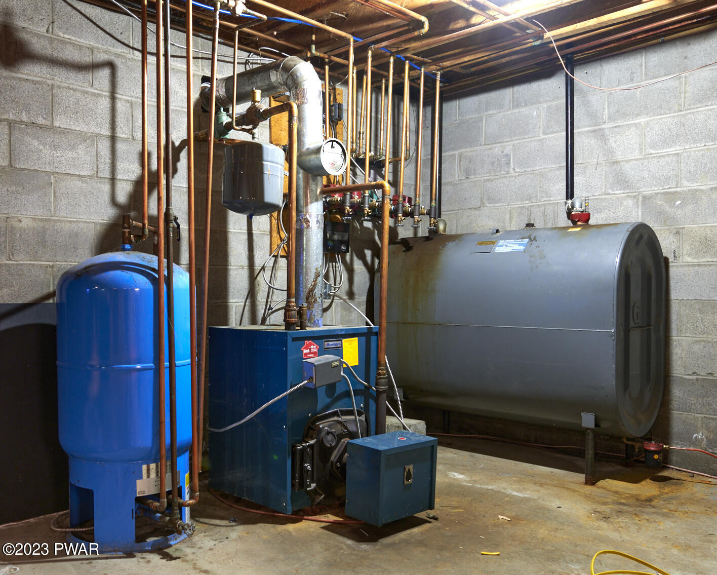 Hawley, Pennsylvania 18428, United States, 5 Bedrooms Bedrooms, ,3 BathroomsBathrooms,Residential,Active,197901