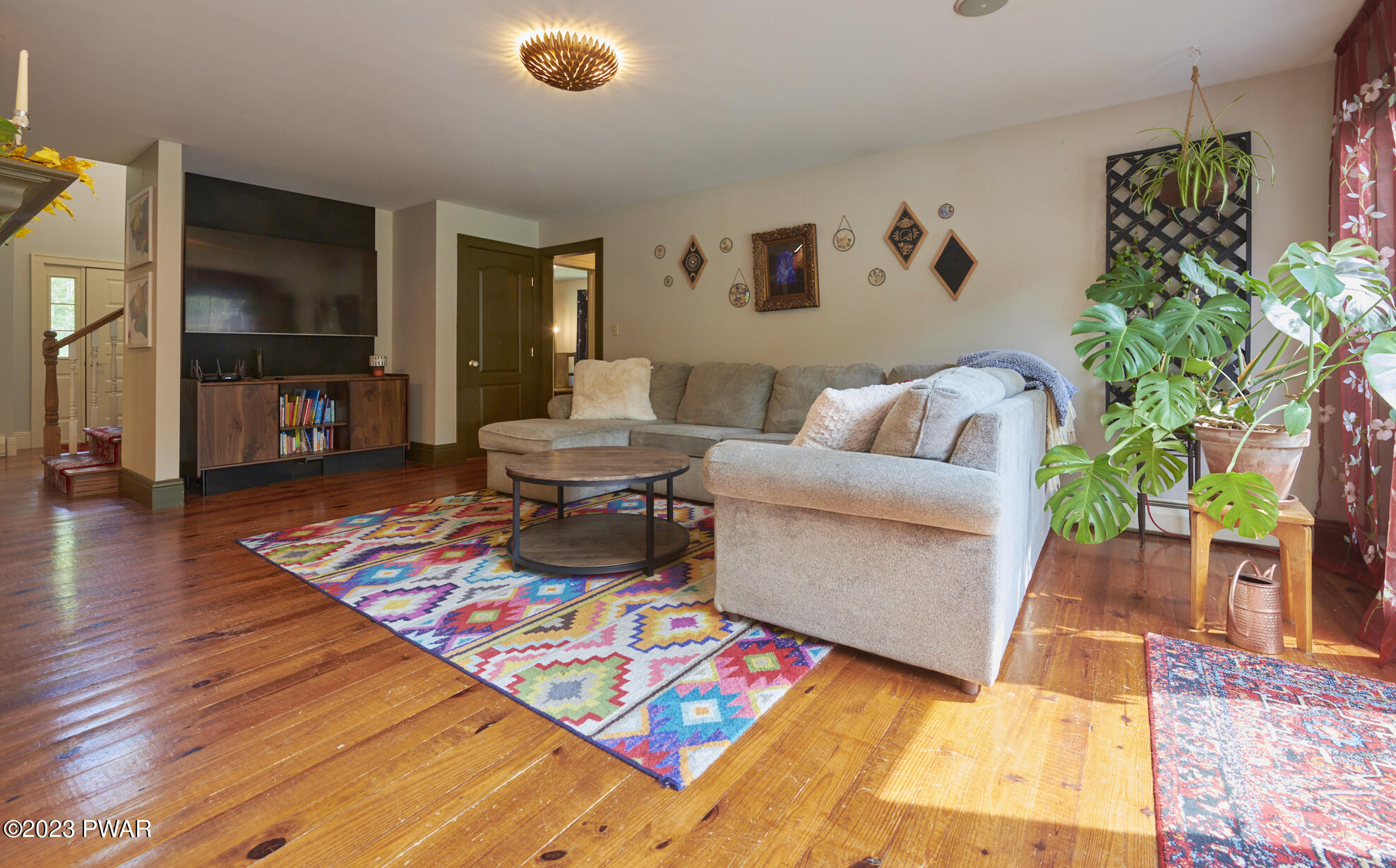 Hawley, Pennsylvania 18428, United States, 5 Bedrooms Bedrooms, ,3 BathroomsBathrooms,Residential,Active,197901