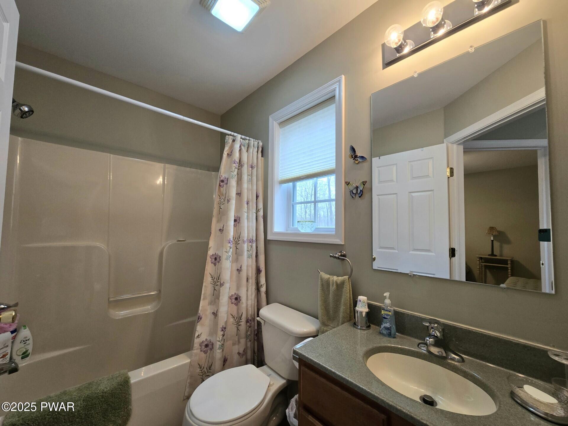 127 Maxatawny Drive, Pocono Lake, Pennsylvania image 41