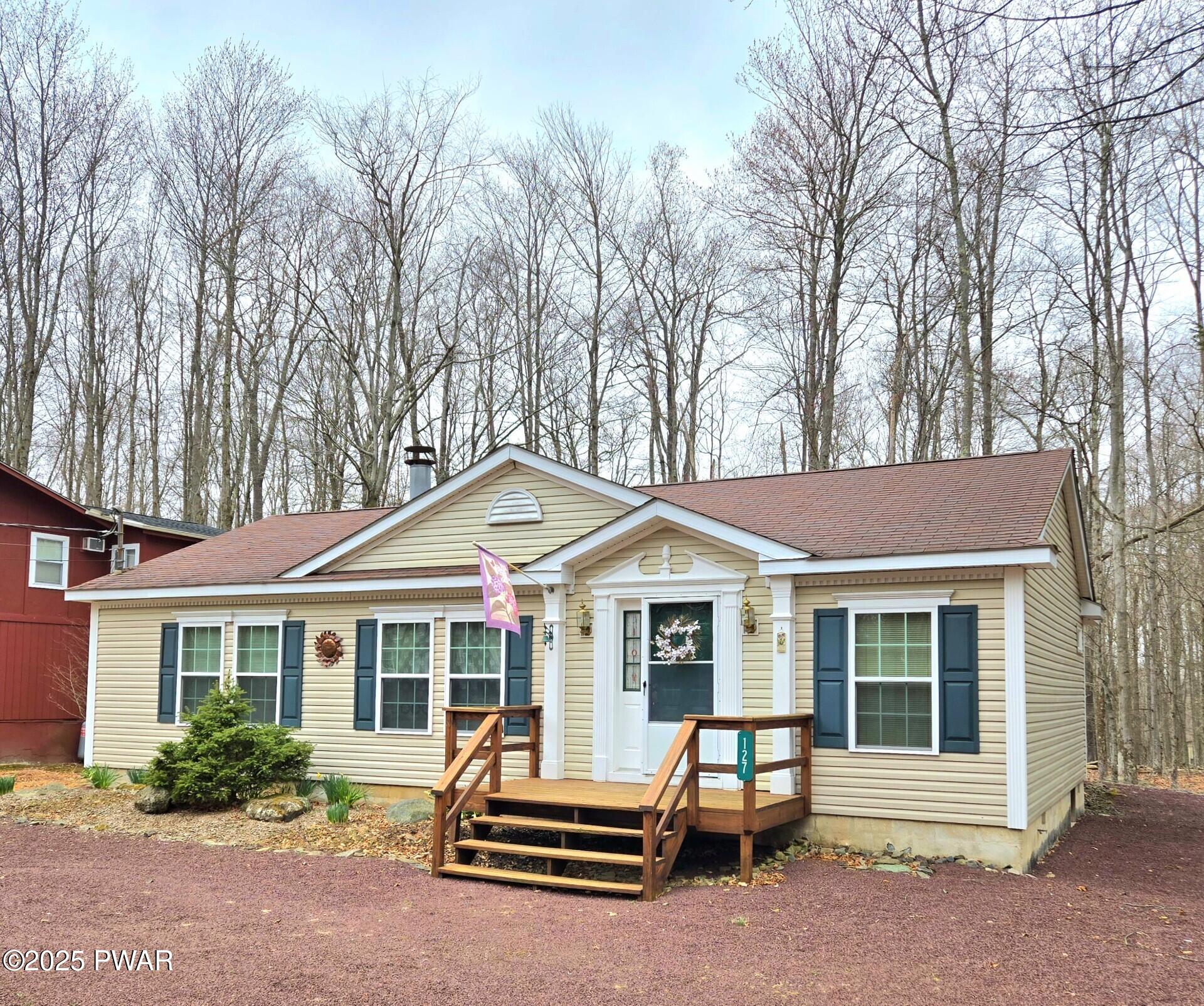 127 Maxatawny Drive, Pocono Lake, Pennsylvania image 4