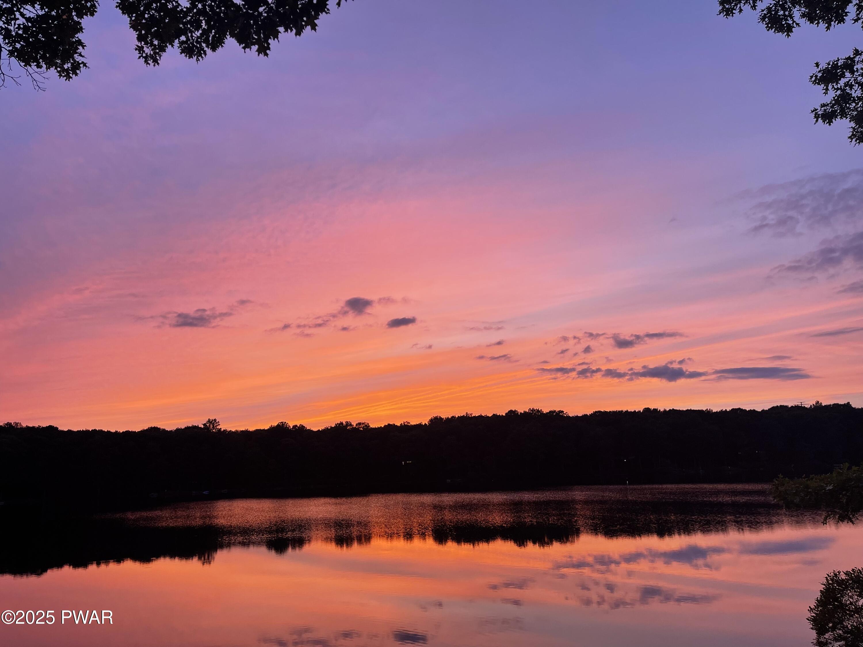 Hawley, Pennsylvania 18428, United States, 4 Bedrooms Bedrooms, ,3 BathroomsBathrooms,Residential,Active,95782