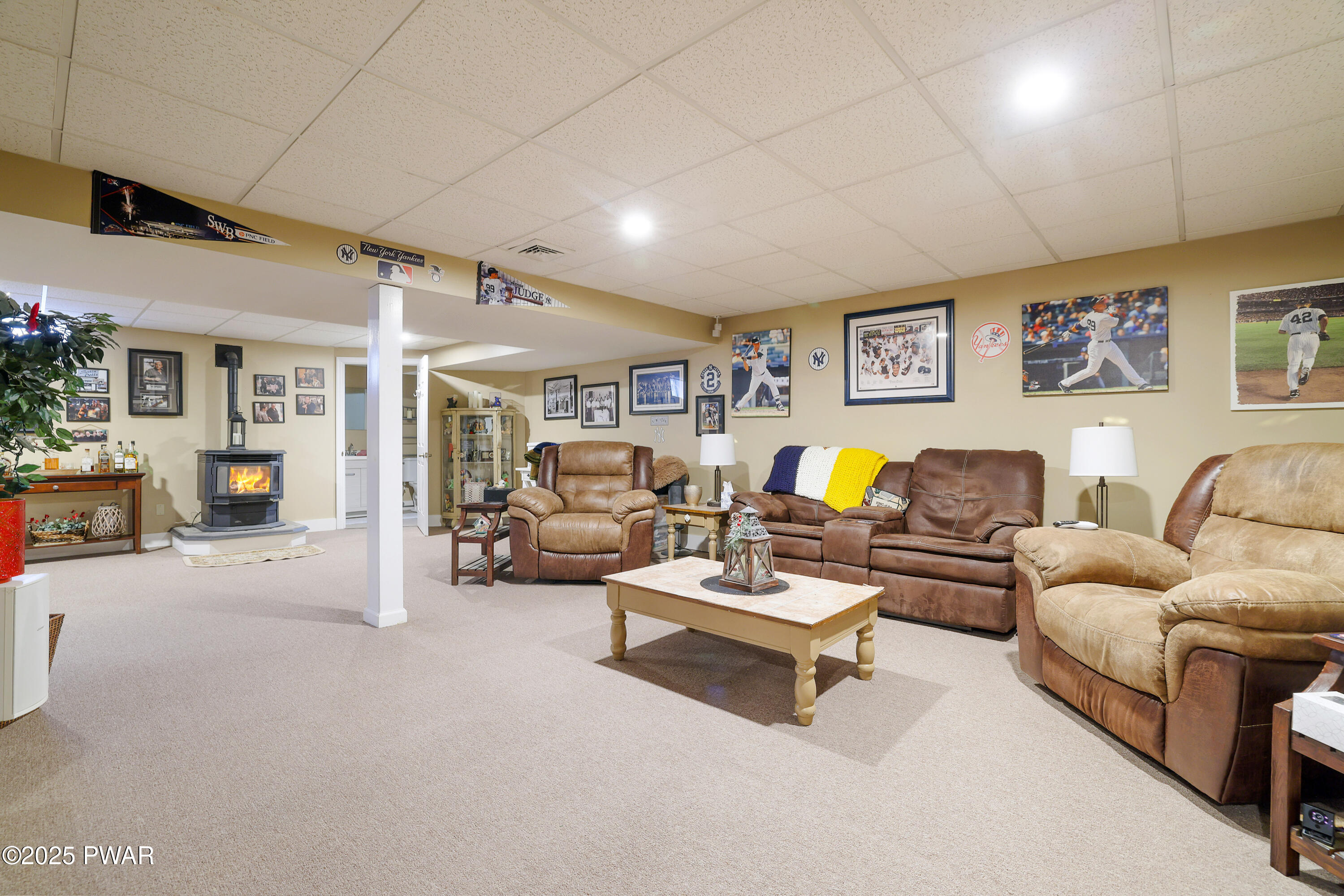 Hawley, Pennsylvania 18428, United States, 4 Bedrooms Bedrooms, ,3 BathroomsBathrooms,Residential,Active,95782