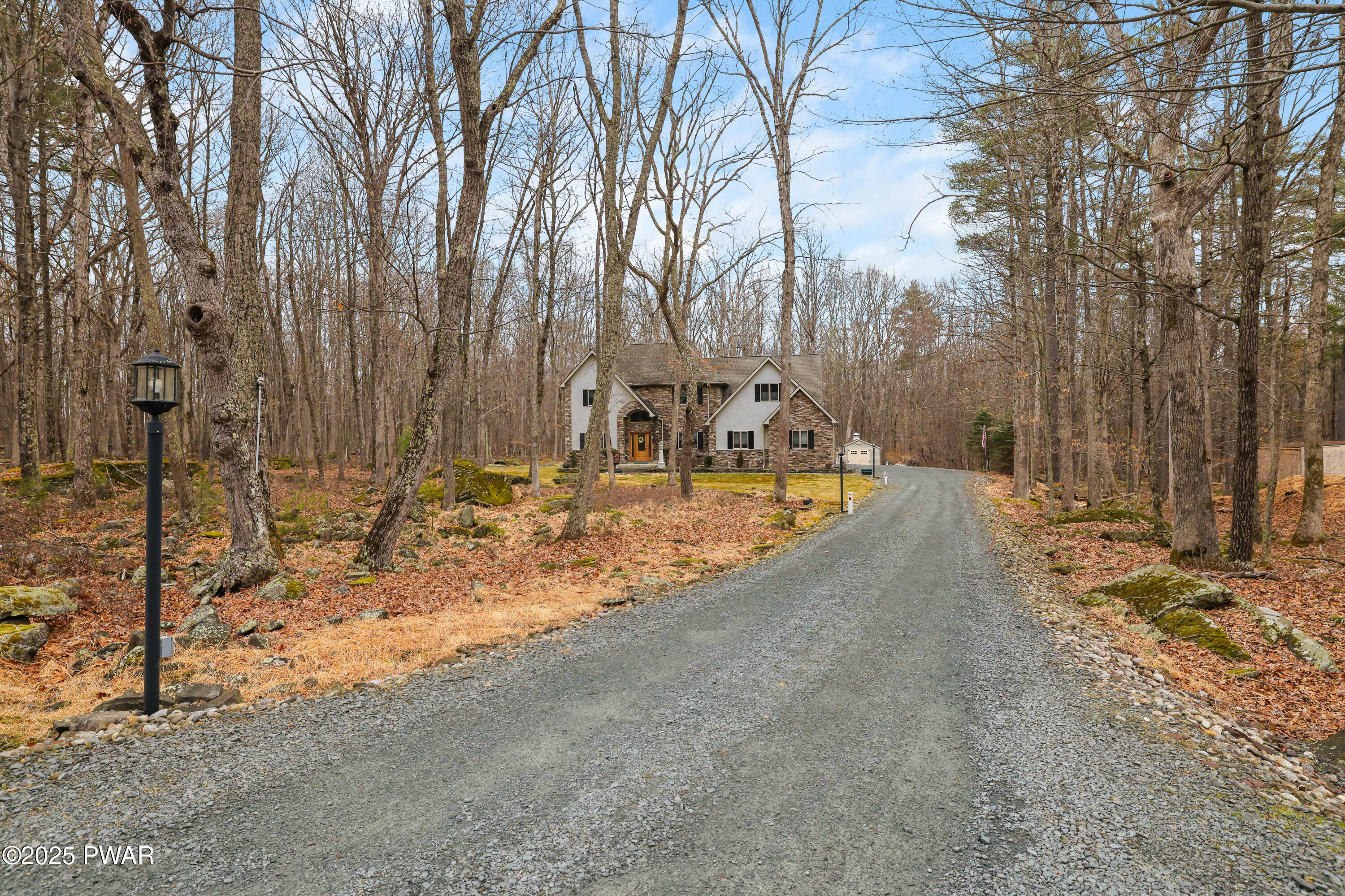 Hawley, Pennsylvania 18428, United States, 4 Bedrooms Bedrooms, ,3 BathroomsBathrooms,Residential,Active,95782