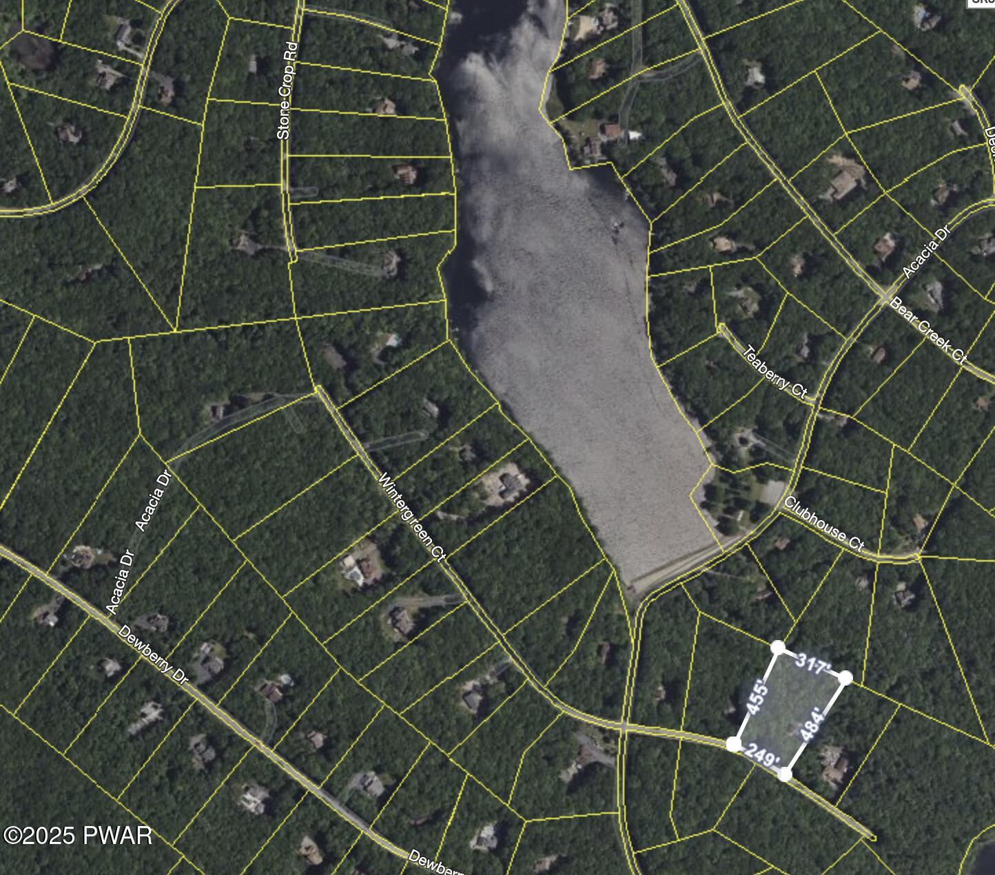 Hawley, Pennsylvania 18428, United States, 4 Bedrooms Bedrooms, ,3 BathroomsBathrooms,Residential,Active,95782