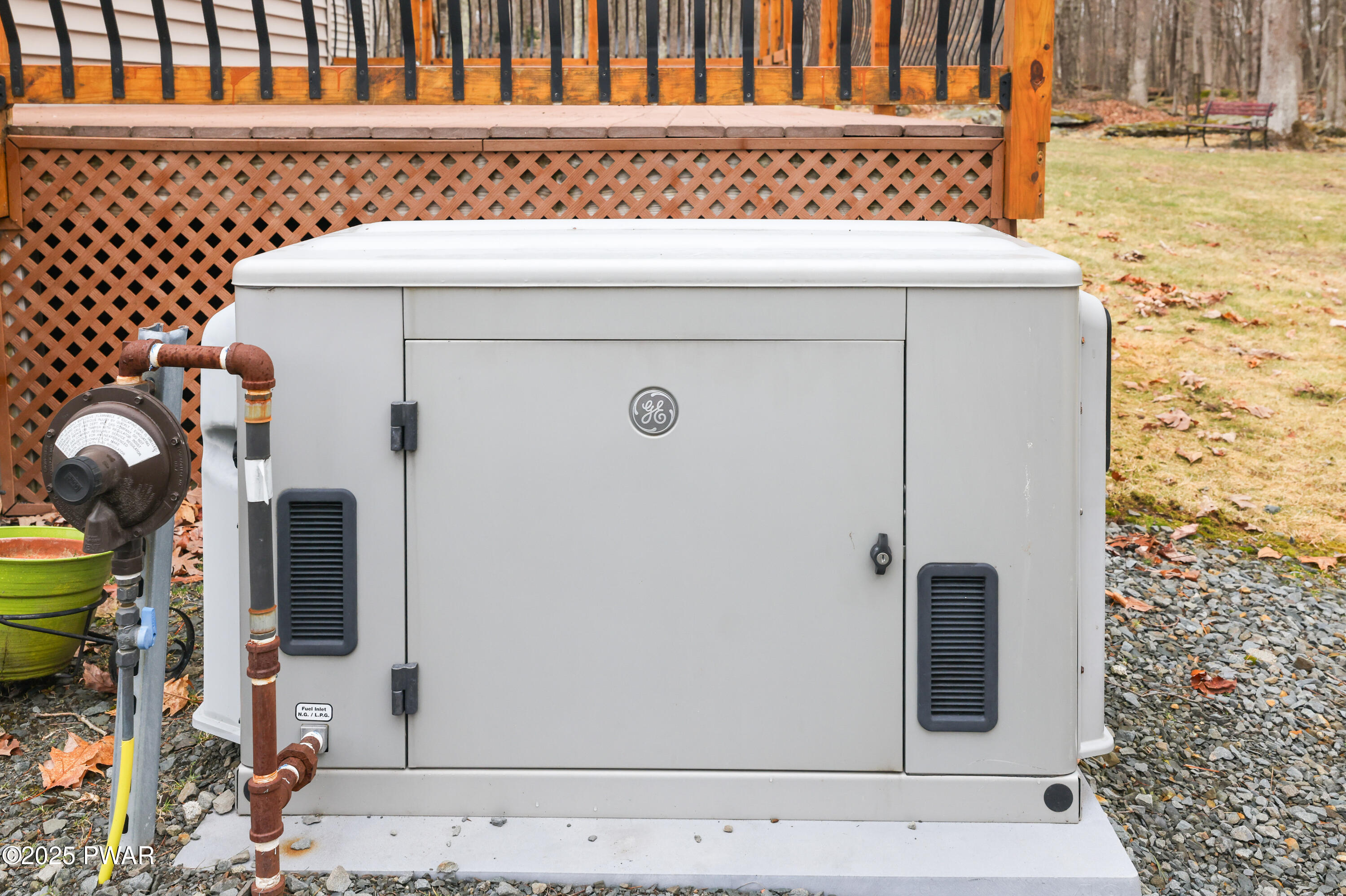 Hawley, Pennsylvania 18428, United States, 4 Bedrooms Bedrooms, ,3 BathroomsBathrooms,Residential,Active,95782