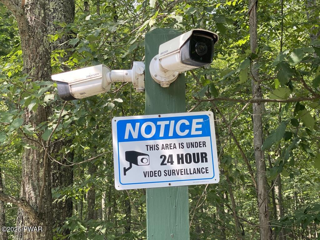 Hawley, Pennsylvania 18428, United States, 4 Bedrooms Bedrooms, ,3 BathroomsBathrooms,Residential,Active,95782