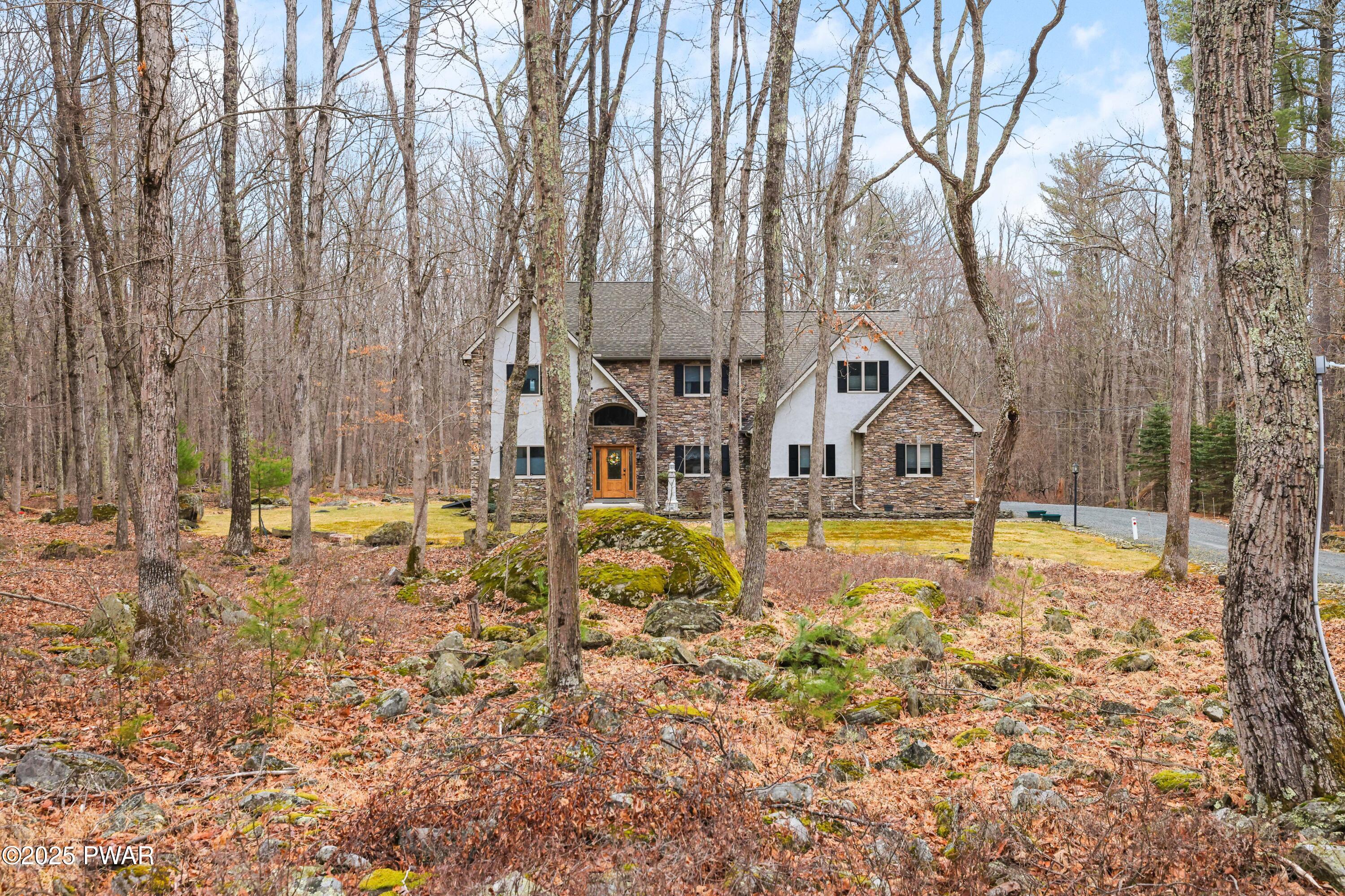 Hawley, Pennsylvania 18428, United States, 4 Bedrooms Bedrooms, ,3 BathroomsBathrooms,Residential,Active,95782