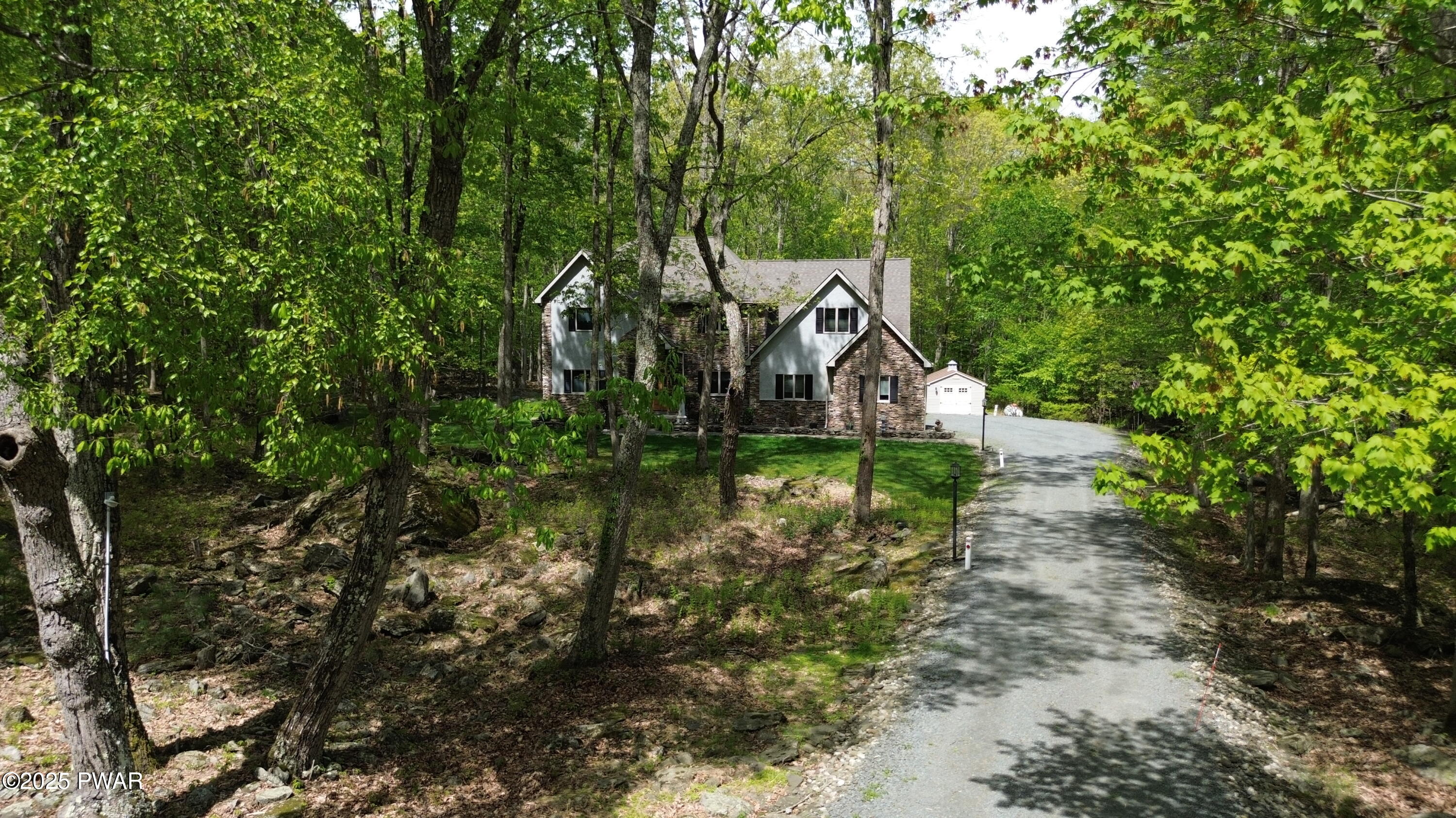 Hawley, Pennsylvania 18428, United States, 4 Bedrooms Bedrooms, ,3 BathroomsBathrooms,Residential,Active,95782