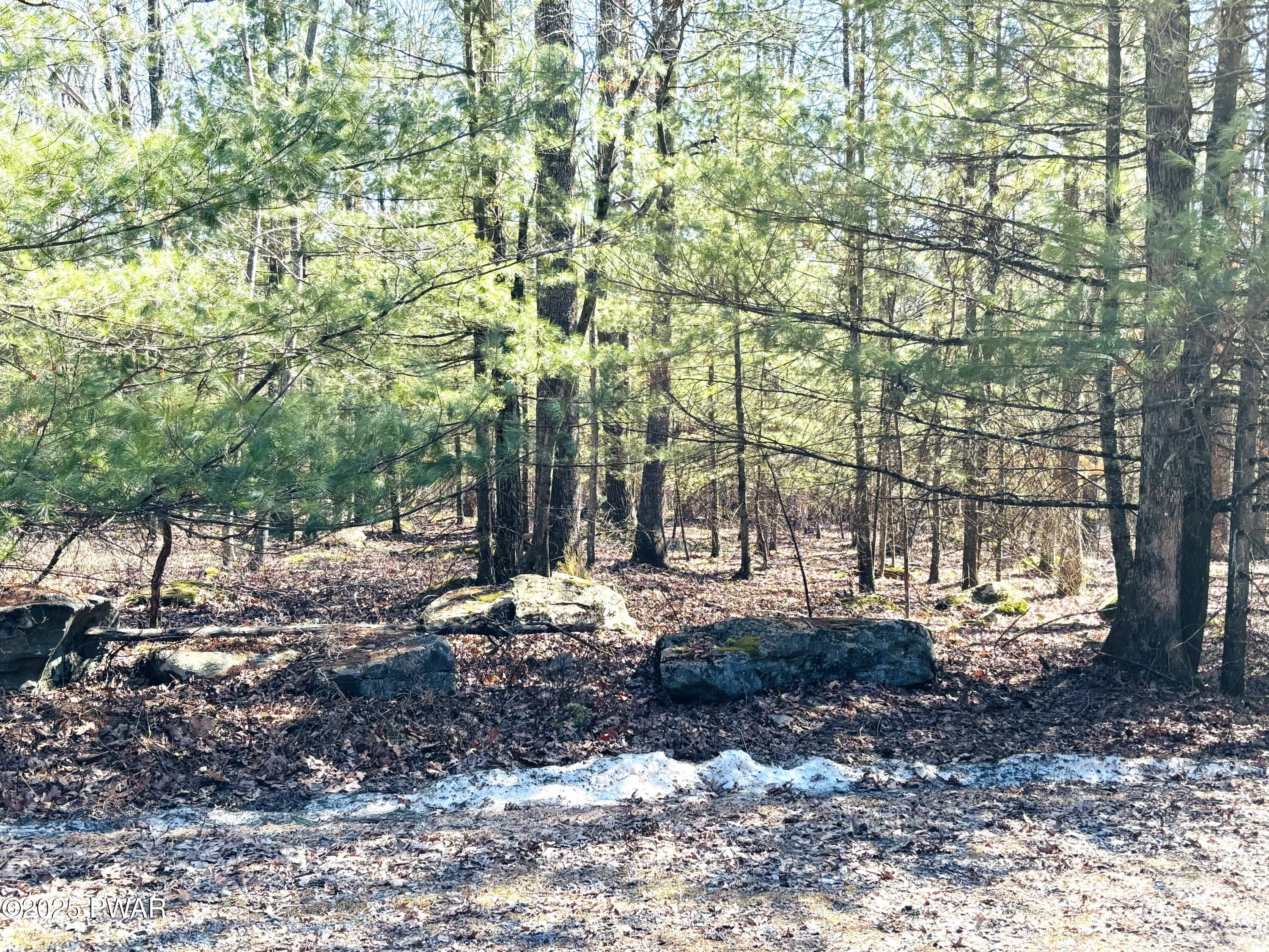 8 Moonbeam Circle, Hawley, Pennsylvania image 1
