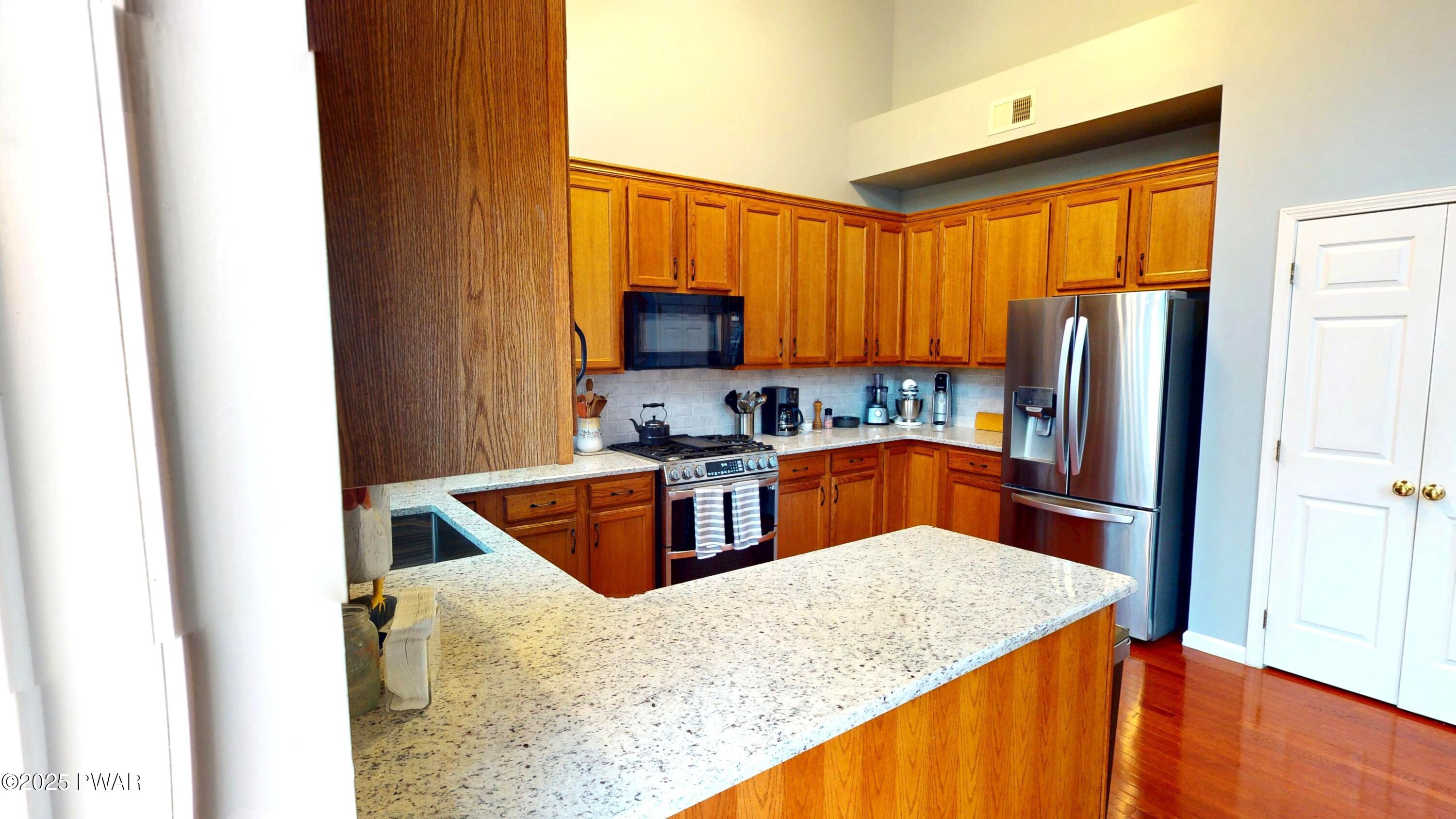 504 St Ives Court, Bushkill, Pennsylvania image 11