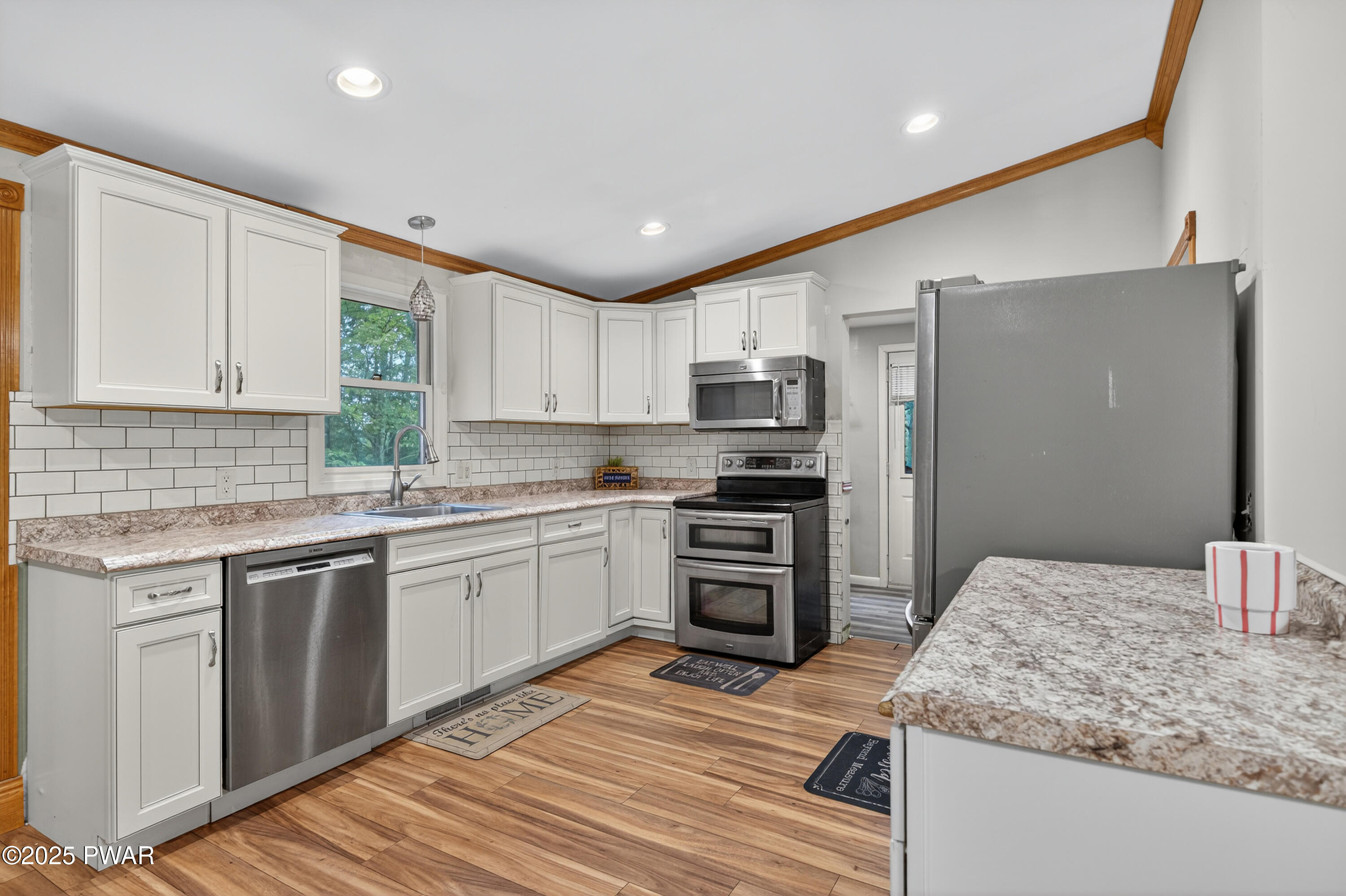 Lords Valley, Pennsylvania 18428, United States, 4 Bedrooms Bedrooms, ,3 BathroomsBathrooms,Residential,Active,195329