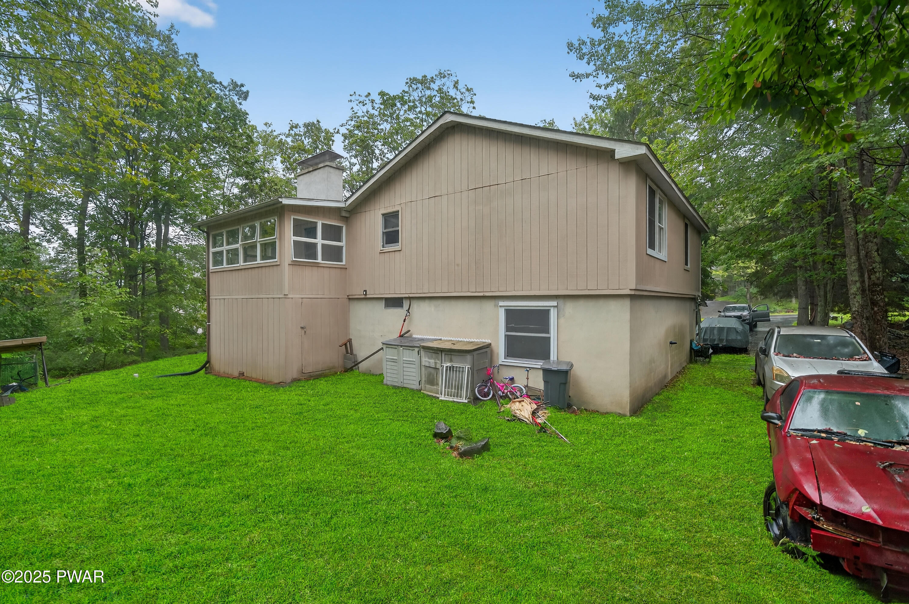 Lords Valley, Pennsylvania 18428, United States, 4 Bedrooms Bedrooms, ,3 BathroomsBathrooms,Residential,Active,195329