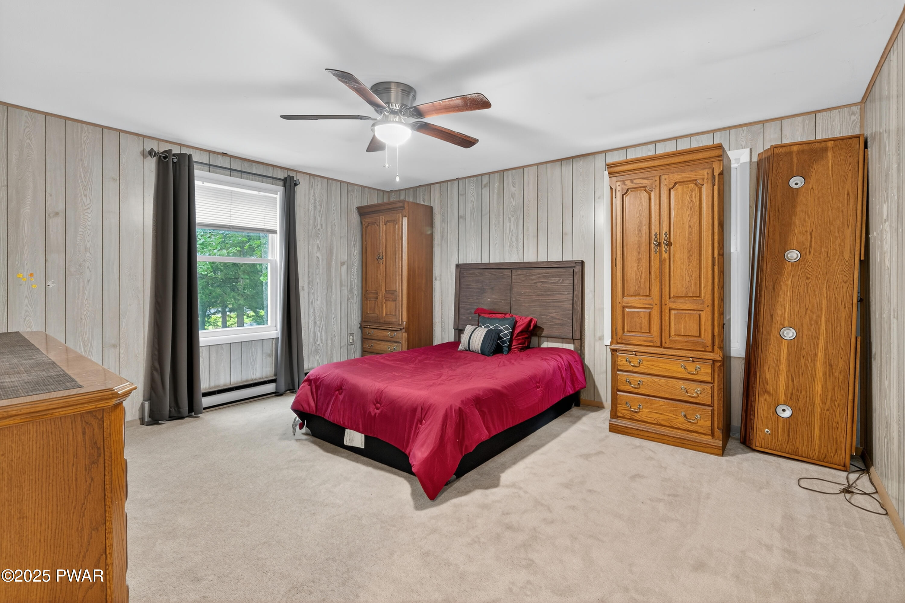 Lords Valley, Pennsylvania 18428, United States, 4 Bedrooms Bedrooms, ,3 BathroomsBathrooms,Residential,Active,195329